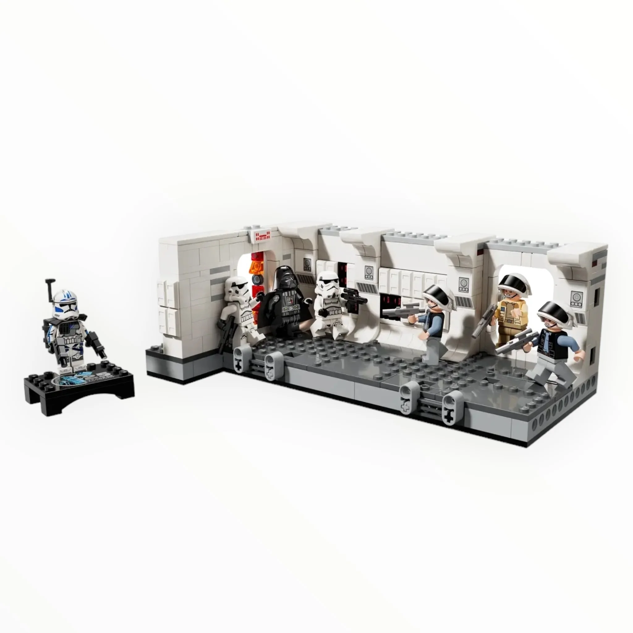 Retired Set 75387 Star Wars Boarding the Tantive IV - Image 3