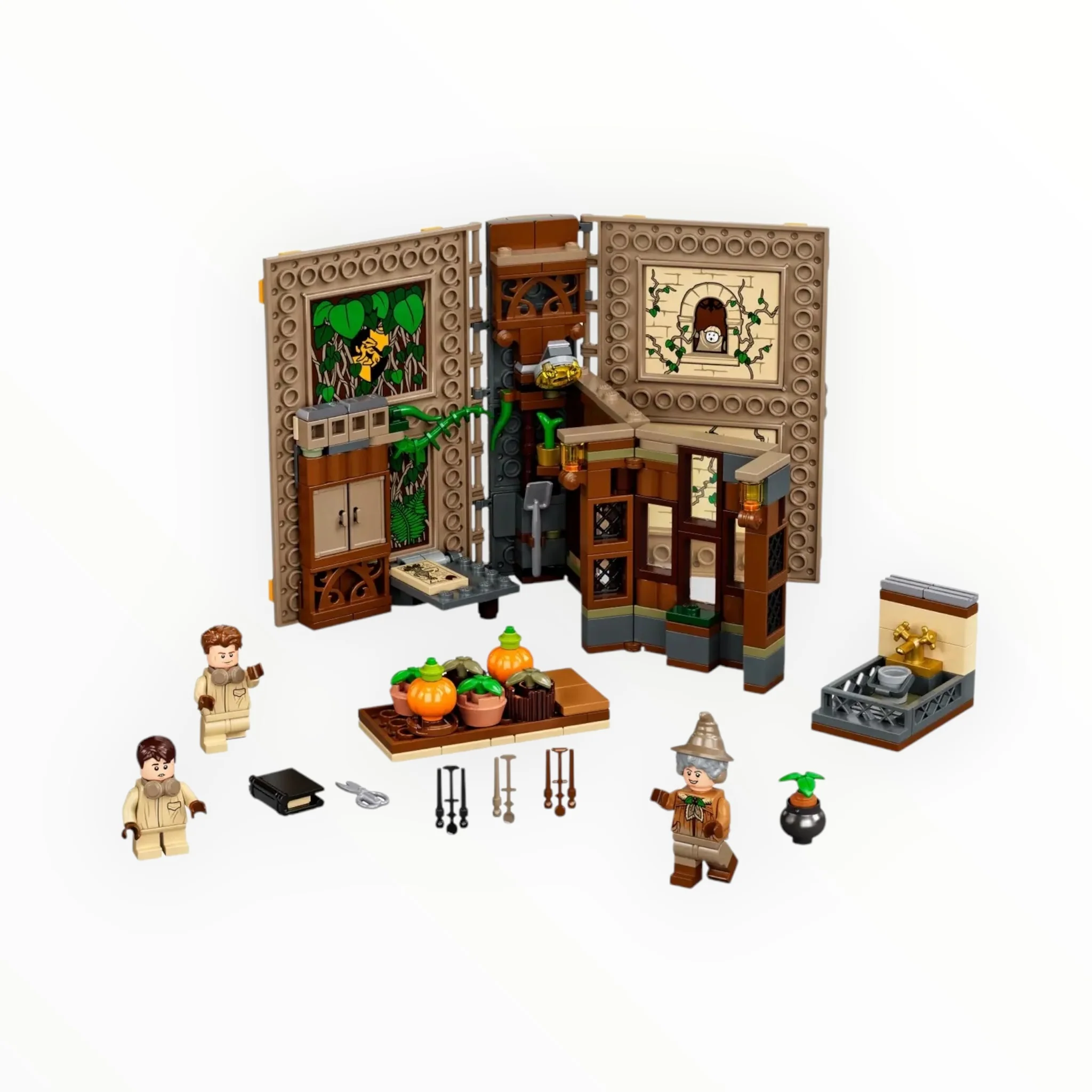 Retired Set 76384 Harry Potter Hogwarts Moment: Herbology Class - Image 3