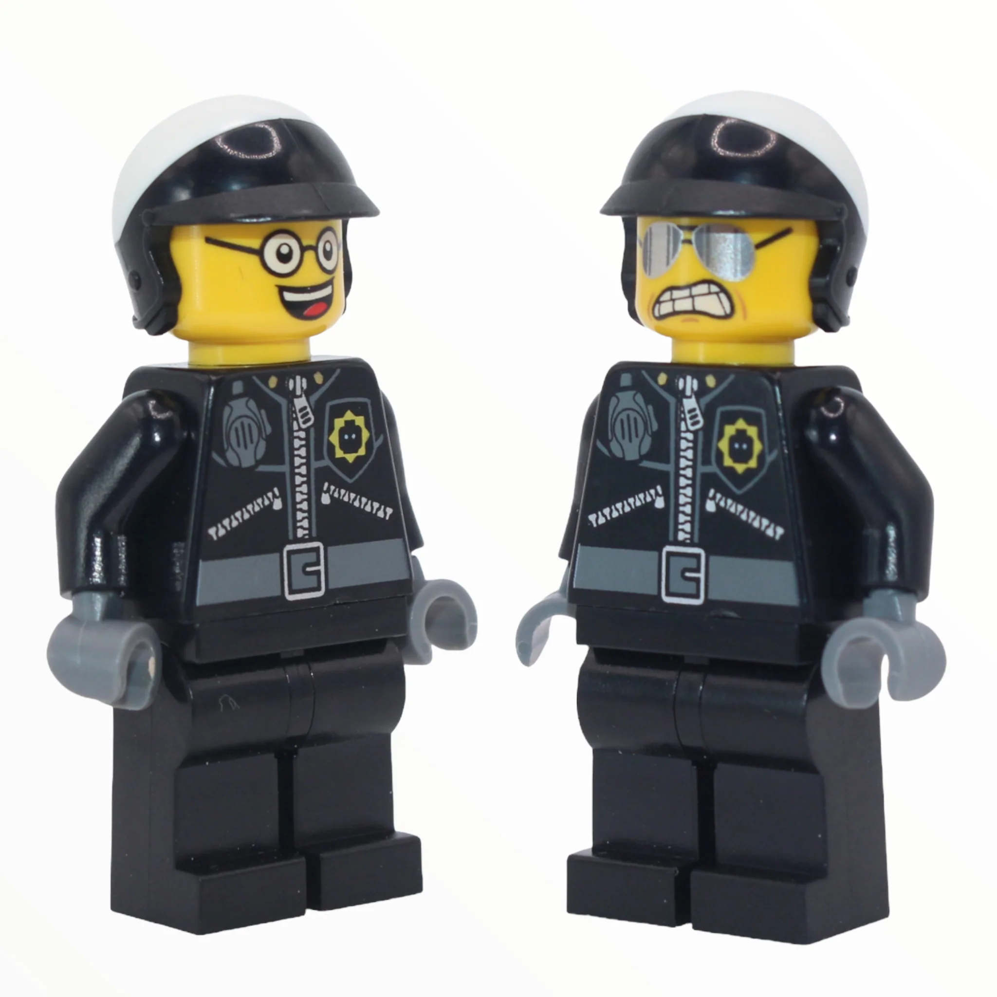 Good Cop / Bad Cop (open smile, clenched teeth)