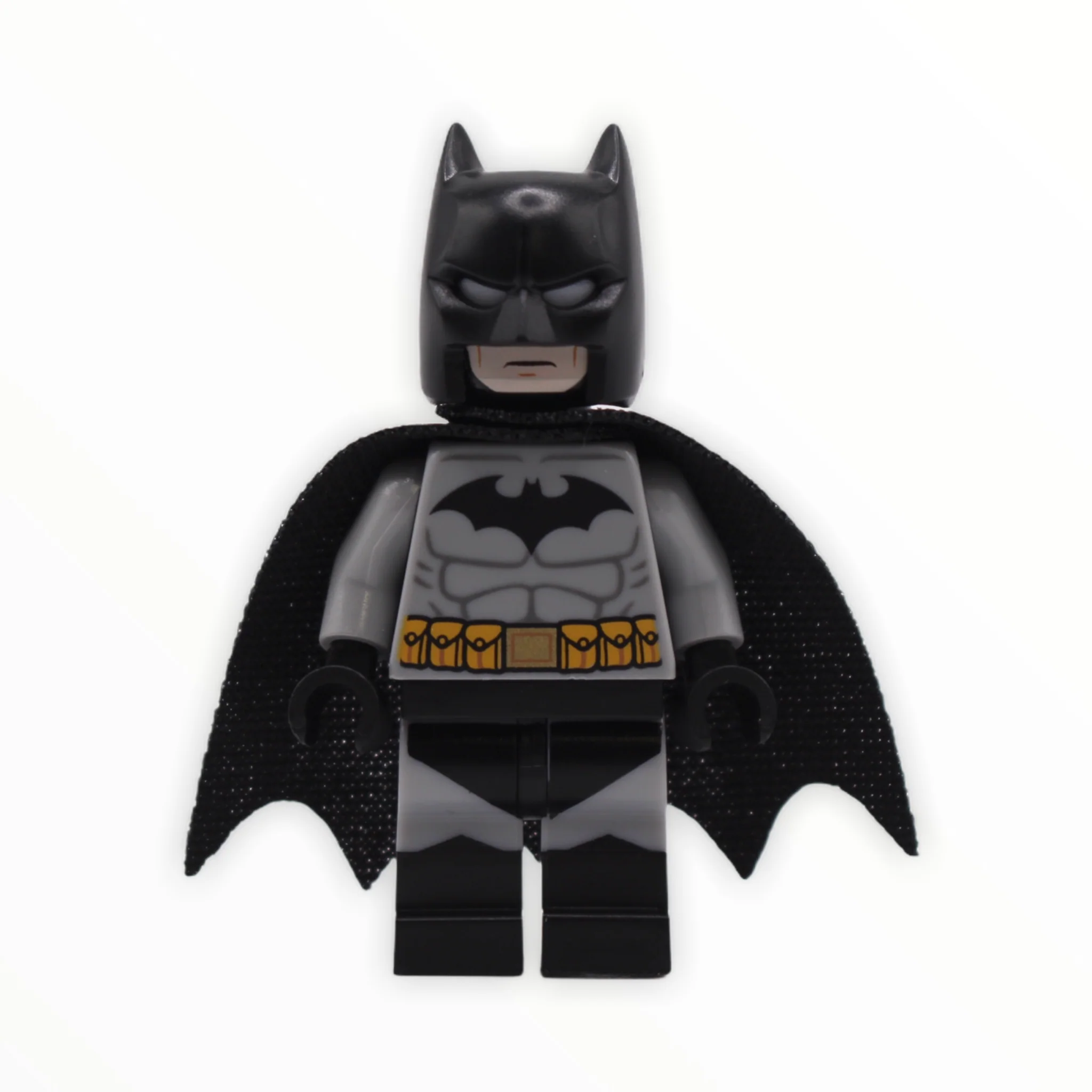 Batman (light bluish gray suit, yellow belt, black crest, type 3 cowl, 2021)