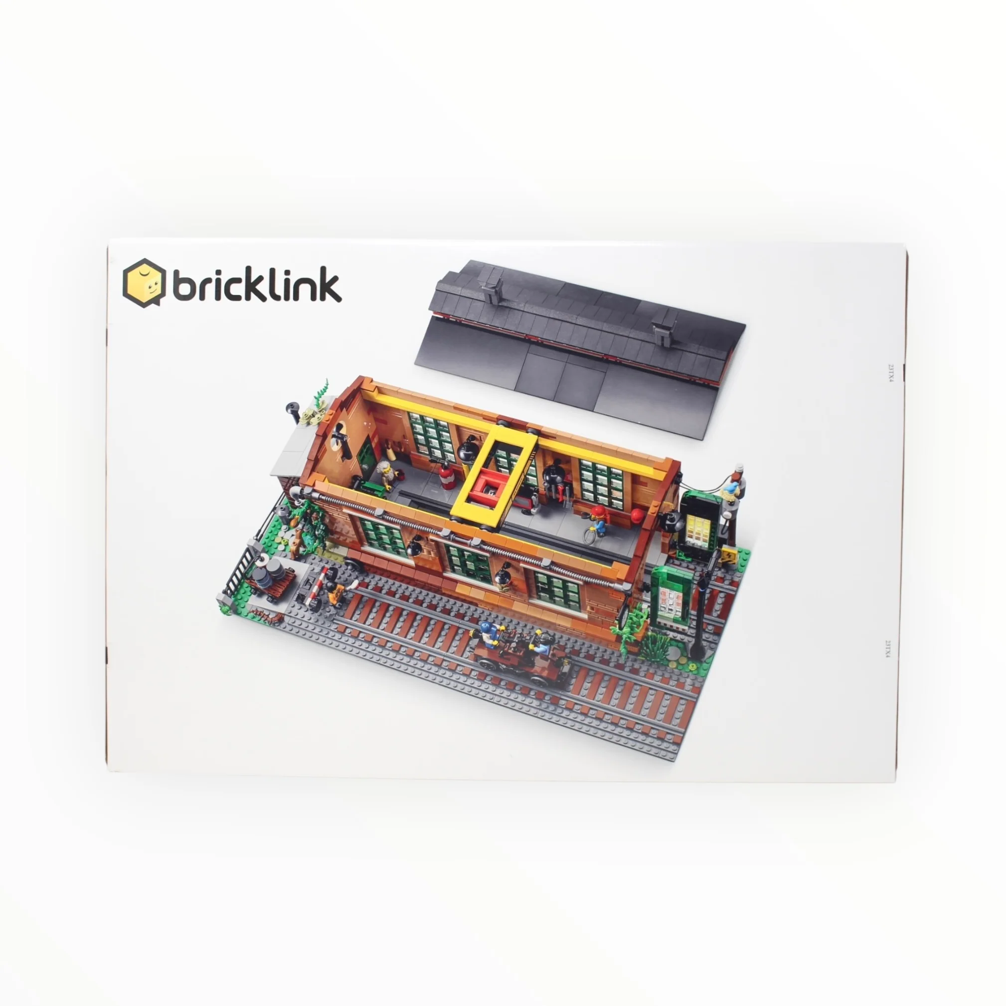 Bricklink Set 910033 Old Train Engine Shed (slight box damage) - Image 2