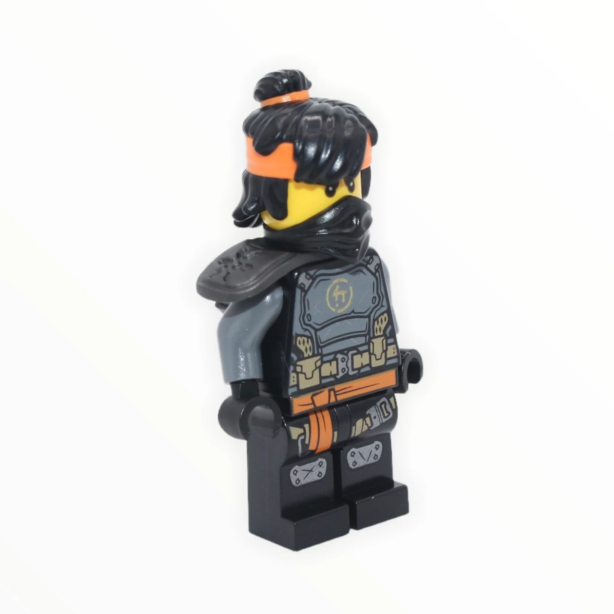 Cole (The Island, mask, hair with bandana, dark gray shoulder armor)