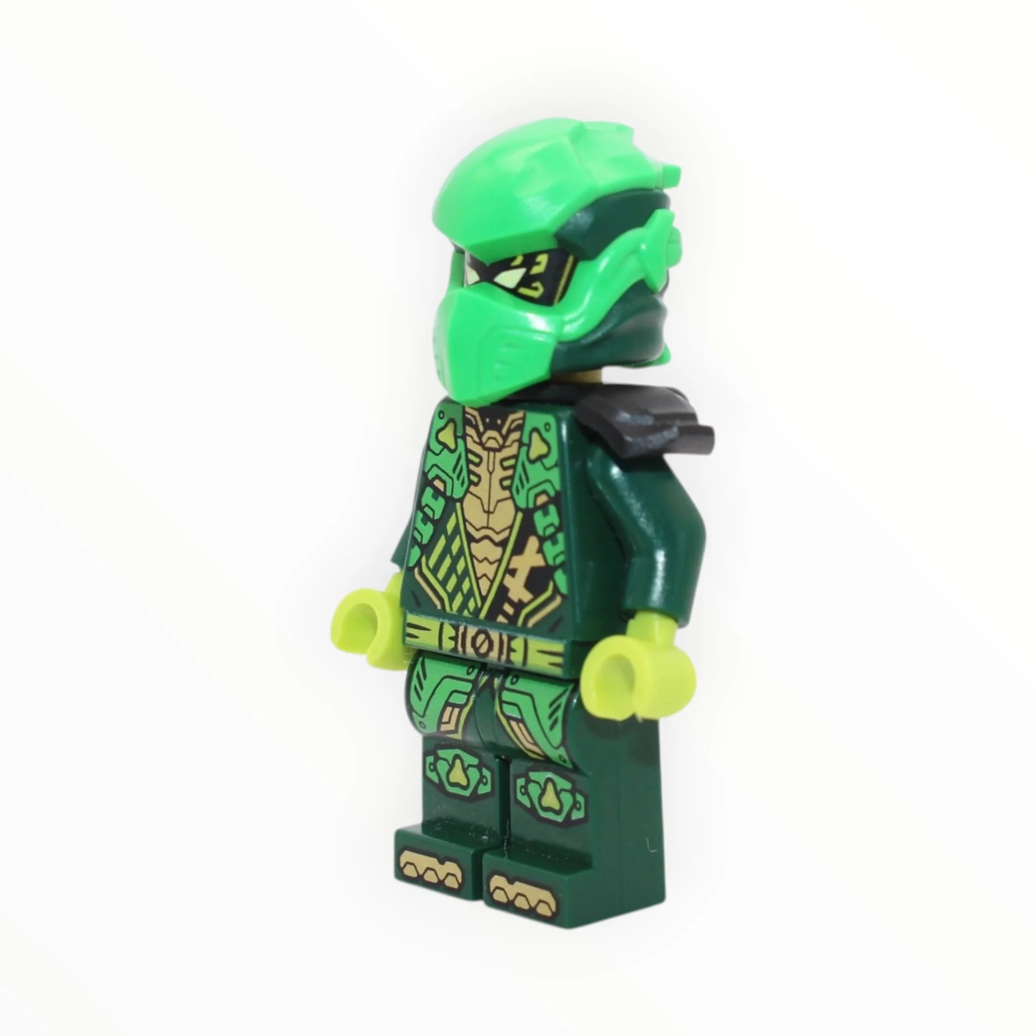 Lloyd (Dragons Rising S3, head wrap, black shoulder armor)