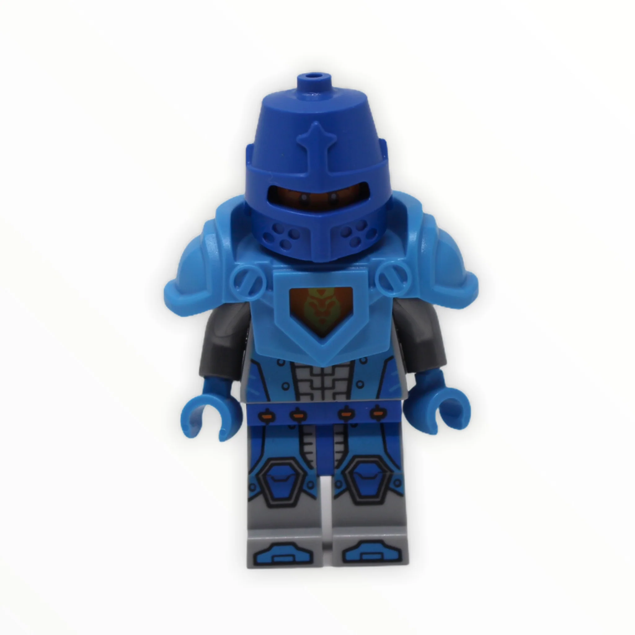 Nexo Knight Soldier (azure armor, blue helmet with eye slit)