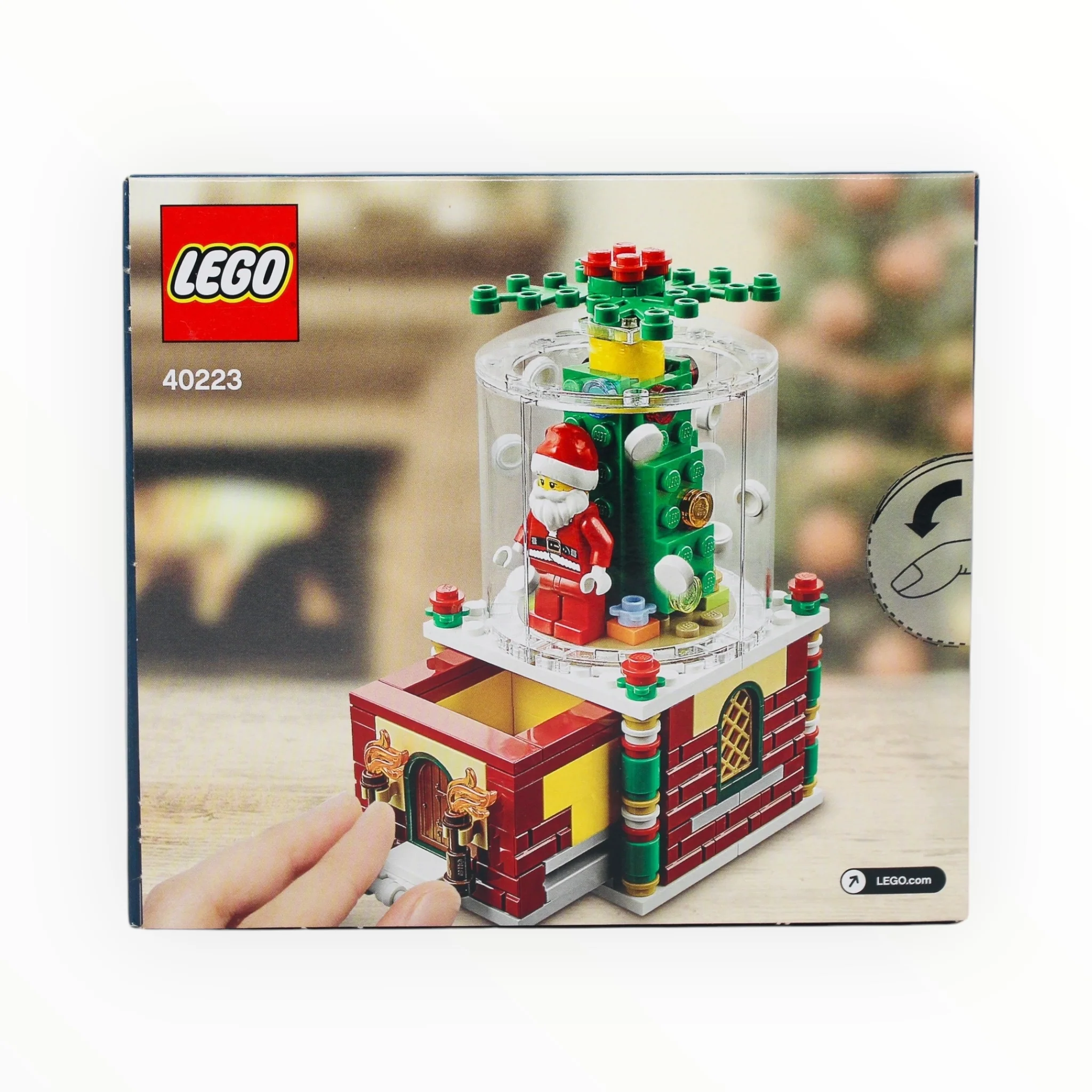 Retired Set 40223 LEGO Snowglobe - Image 2
