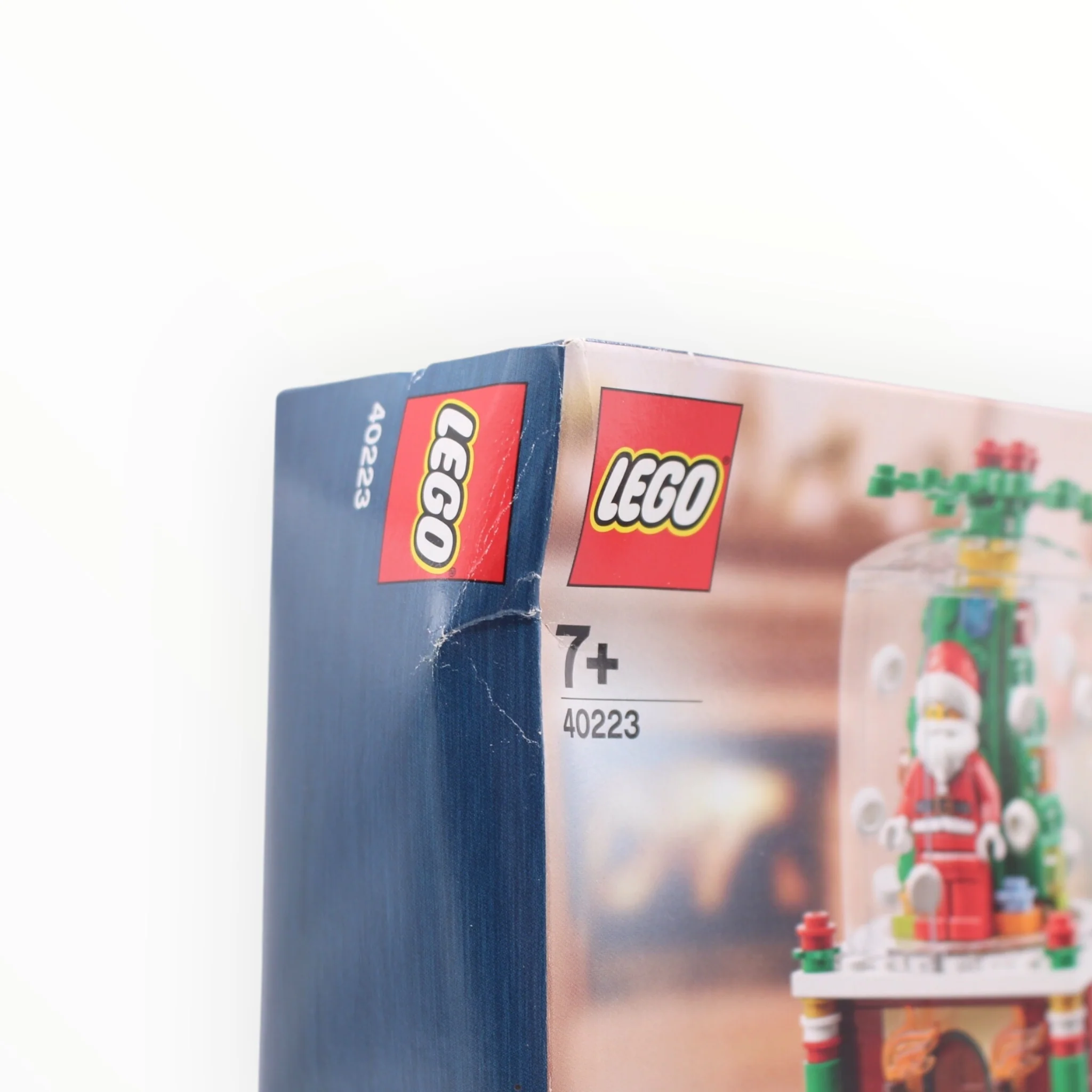 Retired Set 40223 LEGO Snowglobe (damaged box) - Image 3