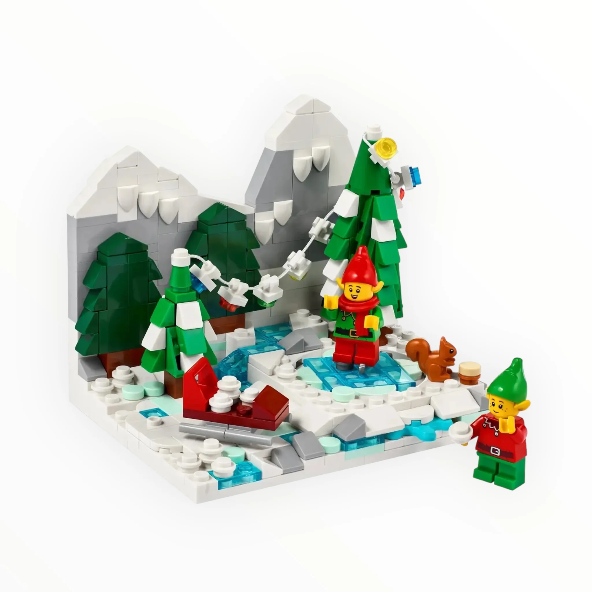 Retired Set 40564 LEGO Winter Elves Scene - Image 3