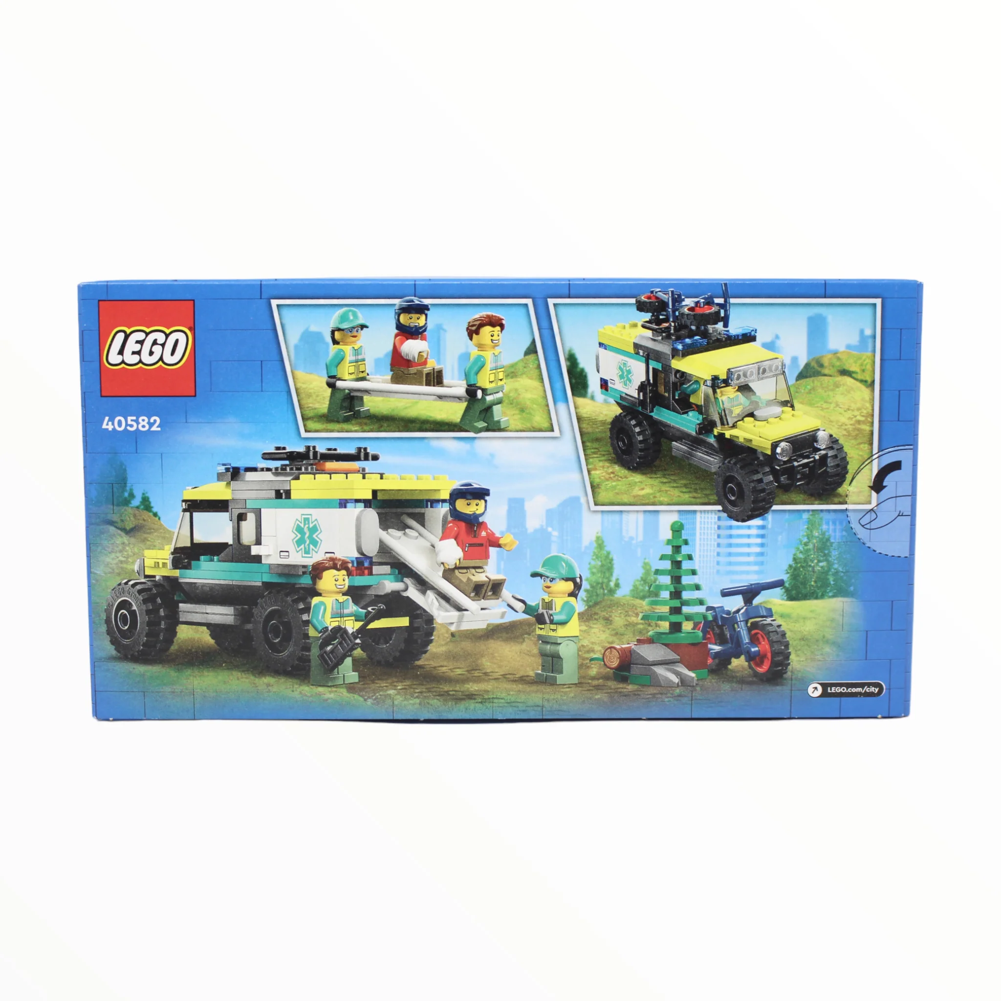 Retired Set 40582 City 4x4 Off-Road Ambulance Rescue - Image 2