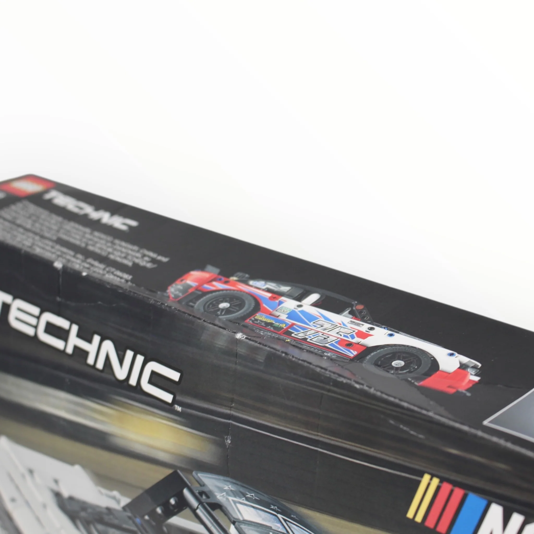Retired Set 42153 Technic NASCAR Next Gen Chevrolet Camaro - Image 3