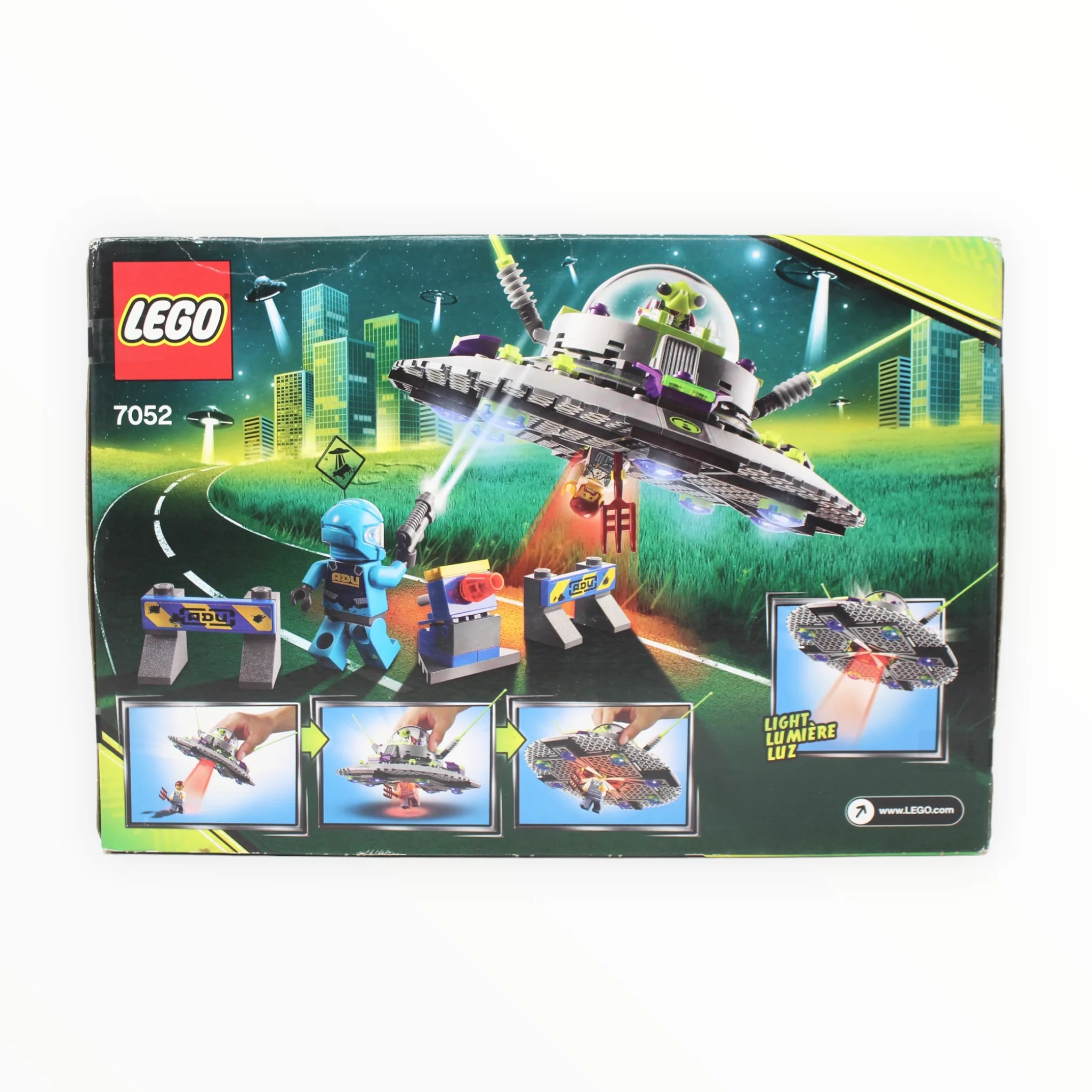 Retired Set 7052 Alien Conquest UFO Abduction - Image 2