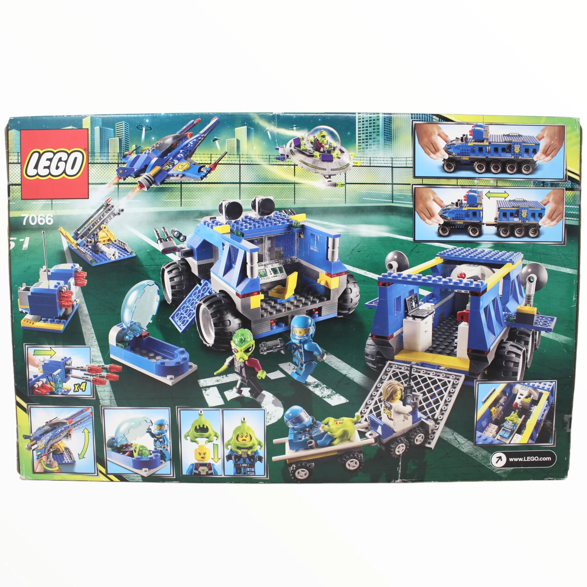 Retired Set 7066 Alien Conquest Earth Defense HQ - Image 2