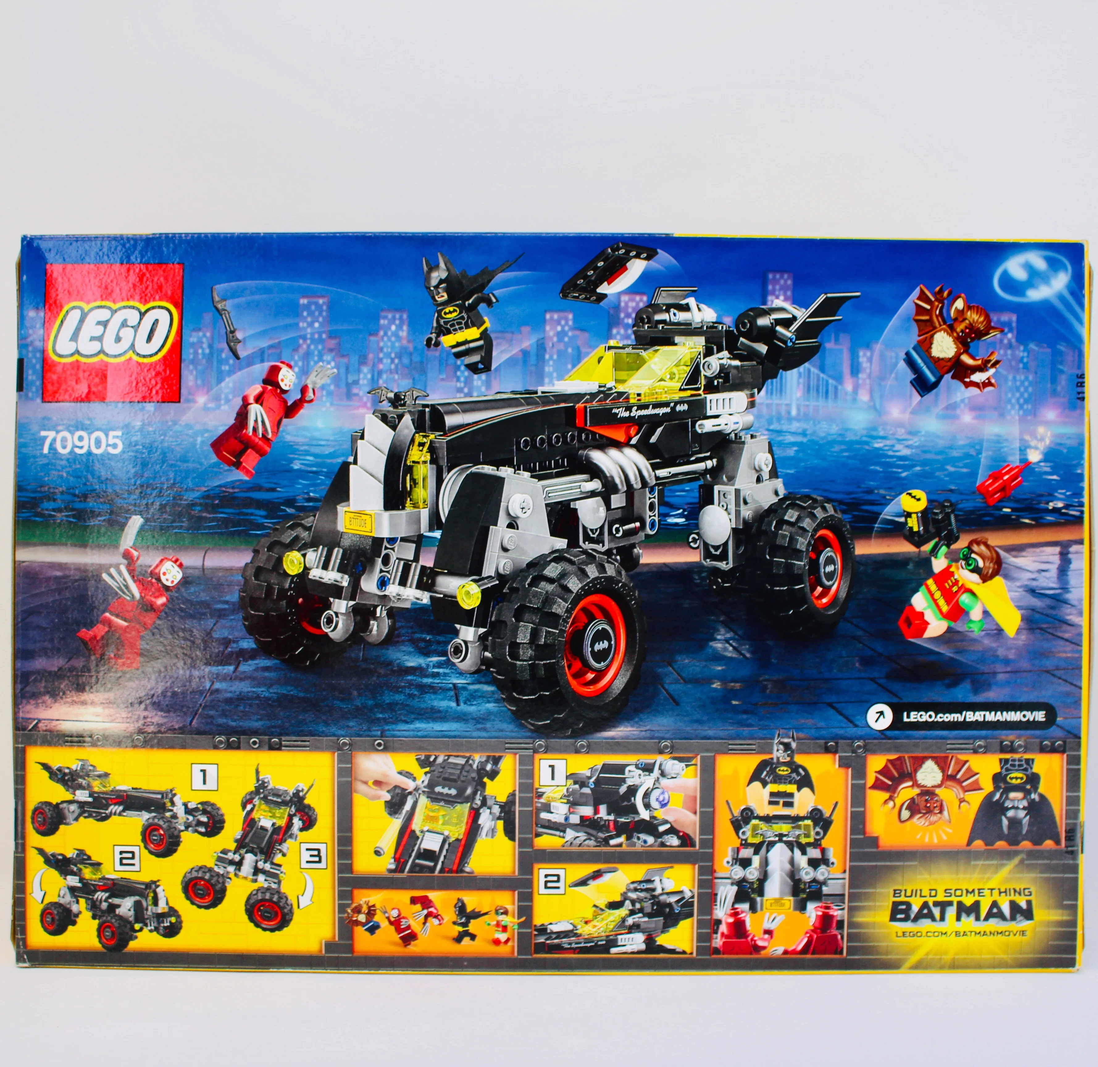 Retired Set 70905 The LEGO Batman Movie The Batmobile - Image 2