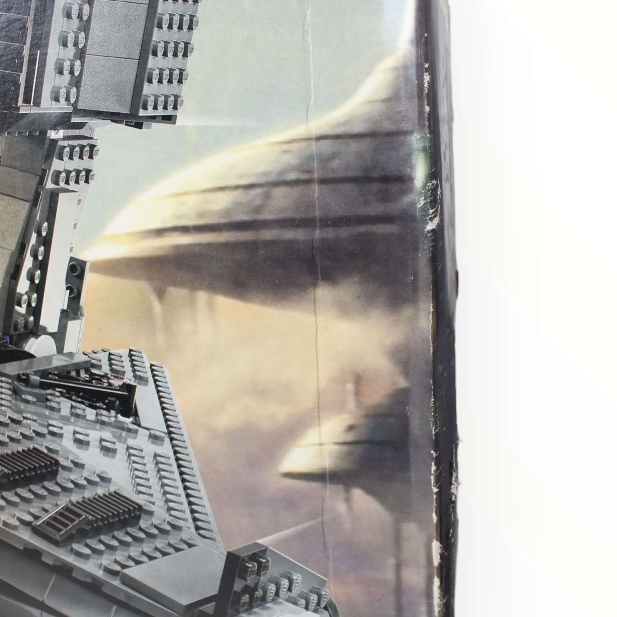 Retired Set 75323 Star Wars The Justifier (damaged box) - Image 4
