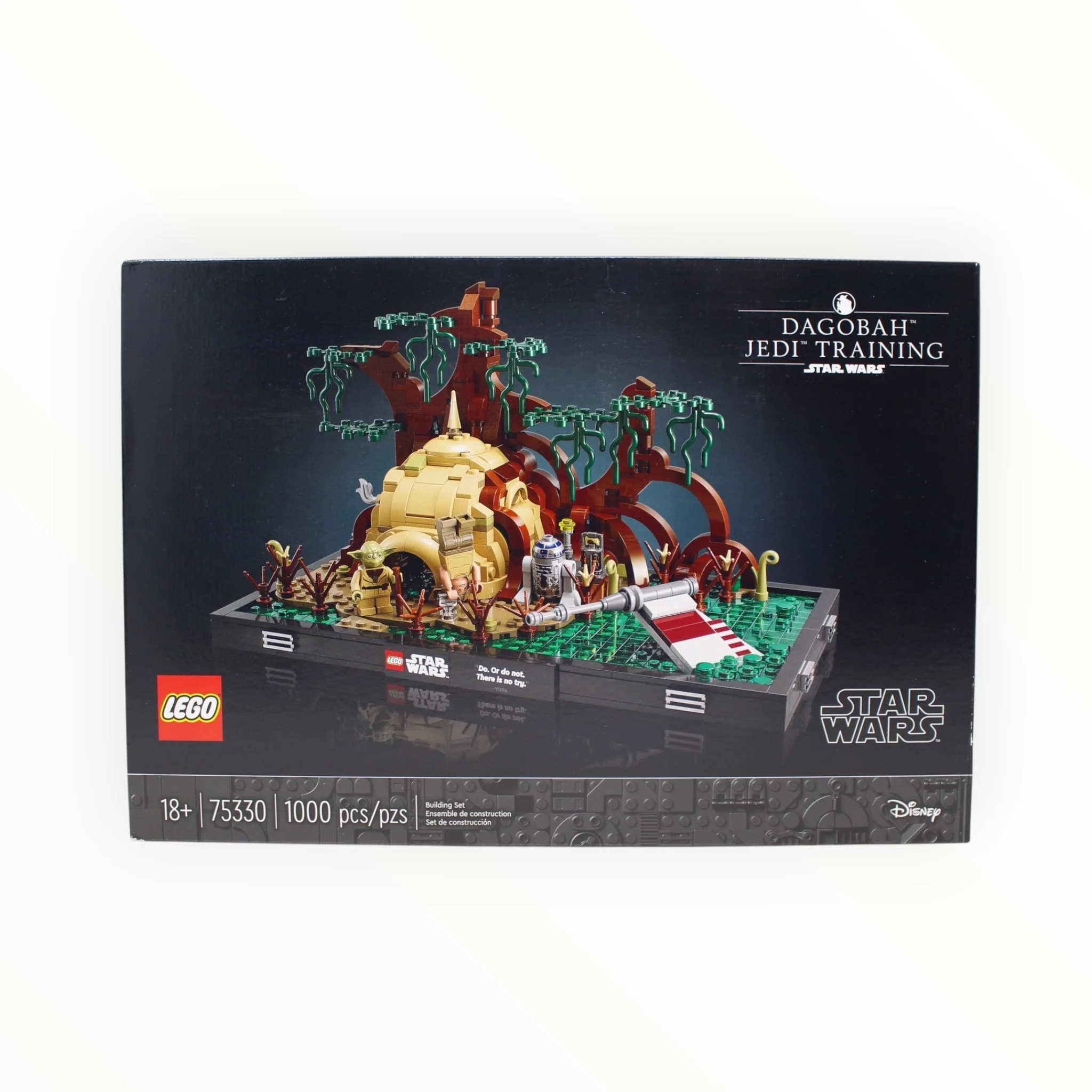 Retired Set 75330 Star Wars Dagobah Jedi Training Diorama (slightly damaged box)