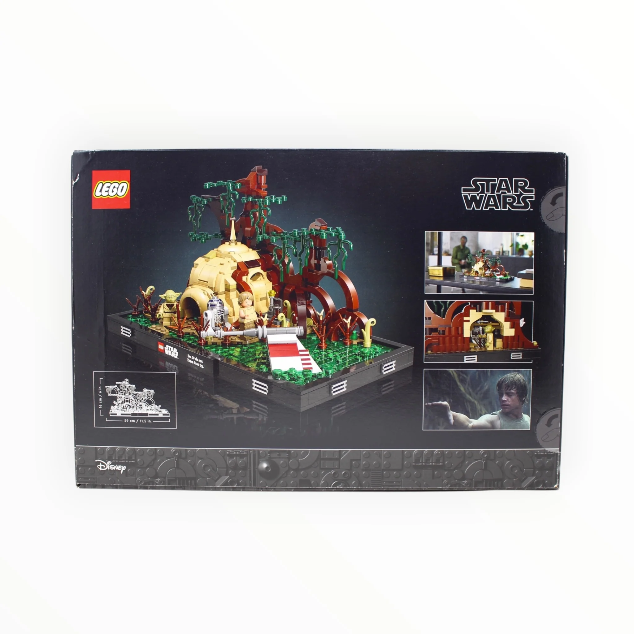 Retired Set 75330 Star Wars Dagobah Jedi Training Diorama (slightly damaged box) - Image 2