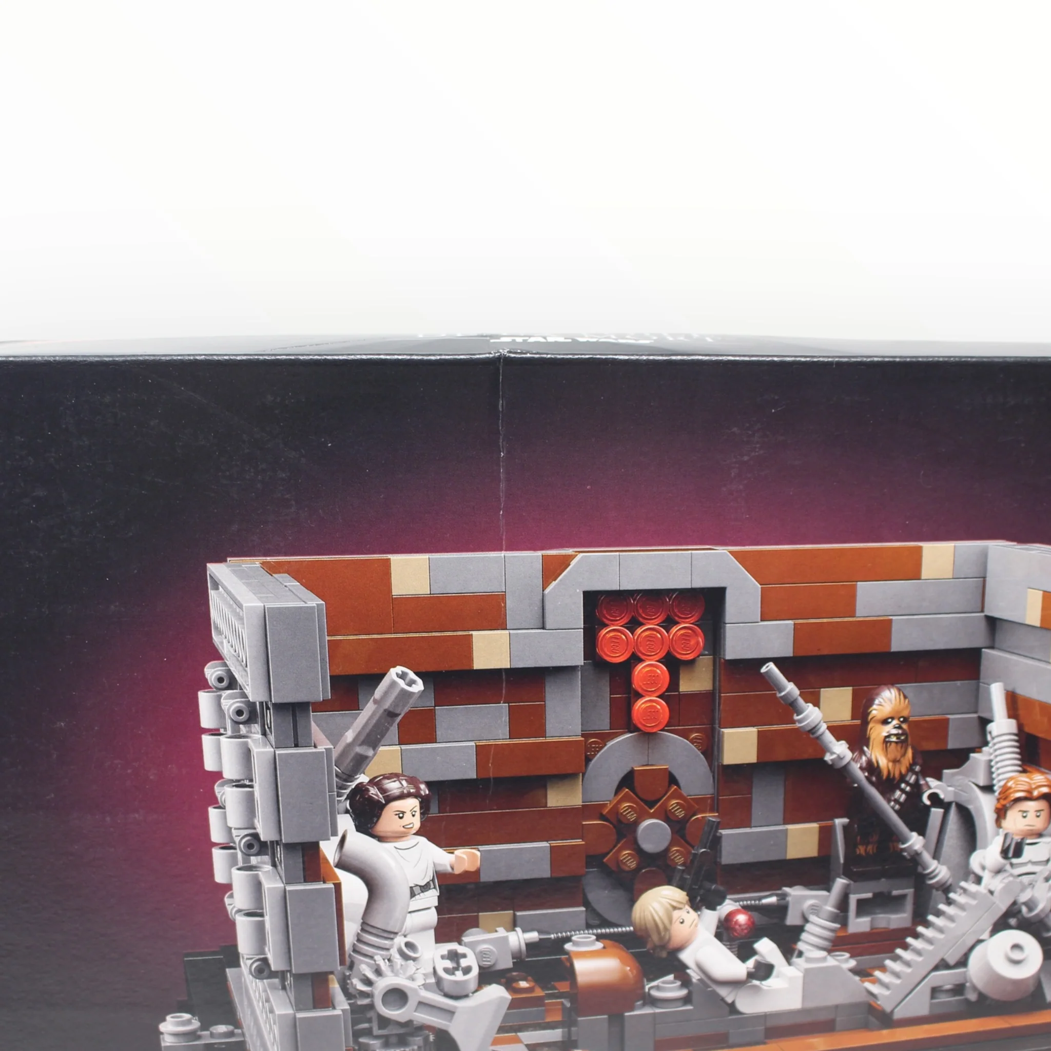 Retired Set 75339 Star Wars Trash Compactor Diorama (damaged box) - Image 3