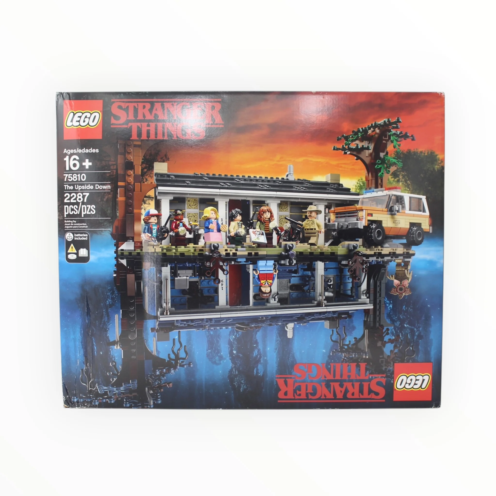 Retired Set 75810 LEGO Stranger Things The Upside Down (damaged box)