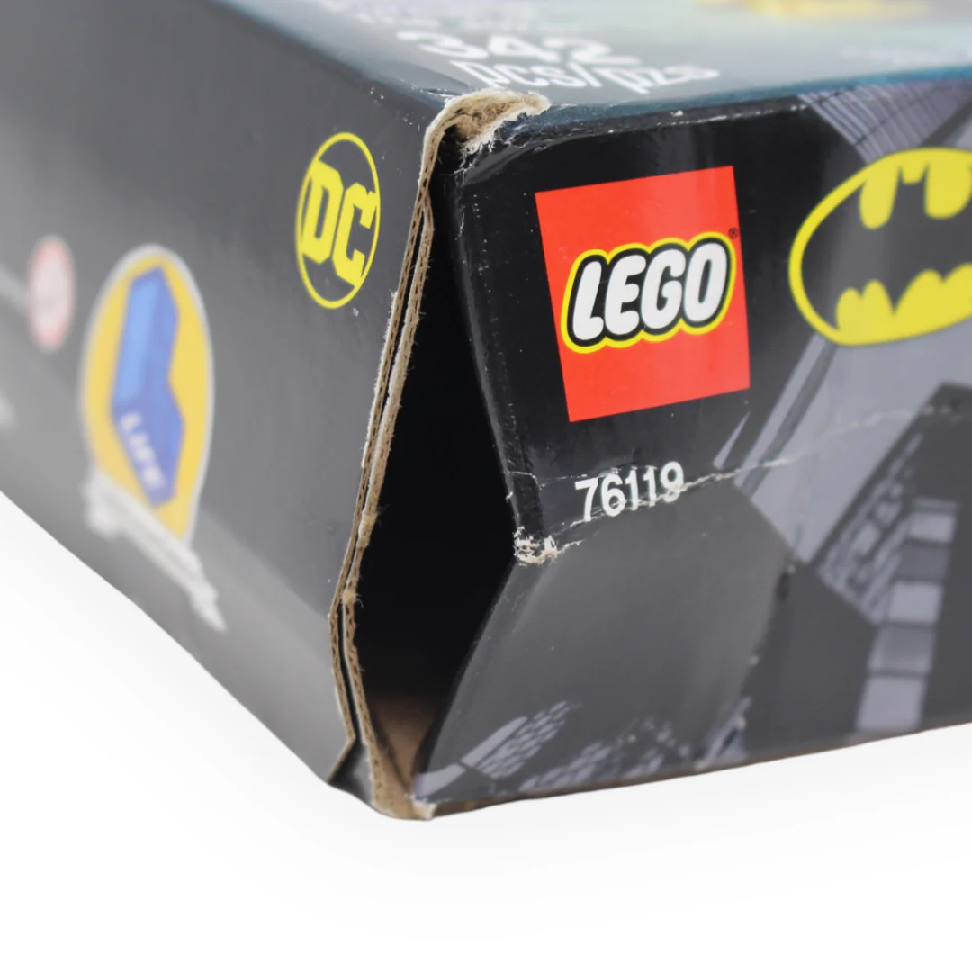 Retired Set 76119 DC Batmobile: Pursuit of the Joker (damaged box) - Image 4