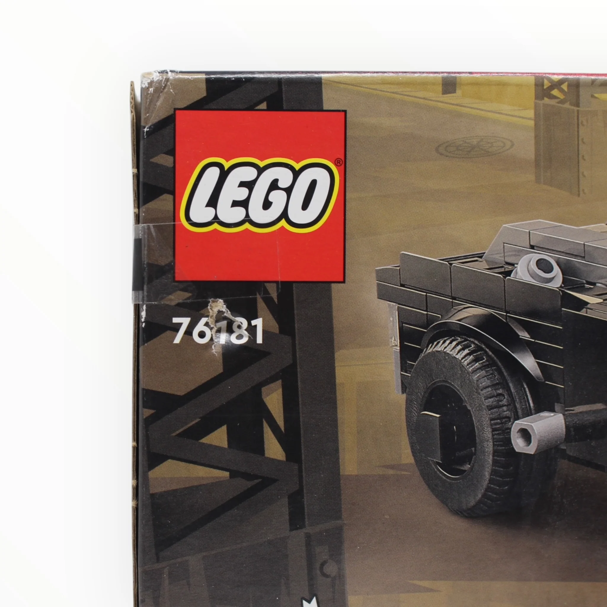 Retired Set 76181 The Batman Batmobile: The Penguin Chase (damaged box) - Image 3