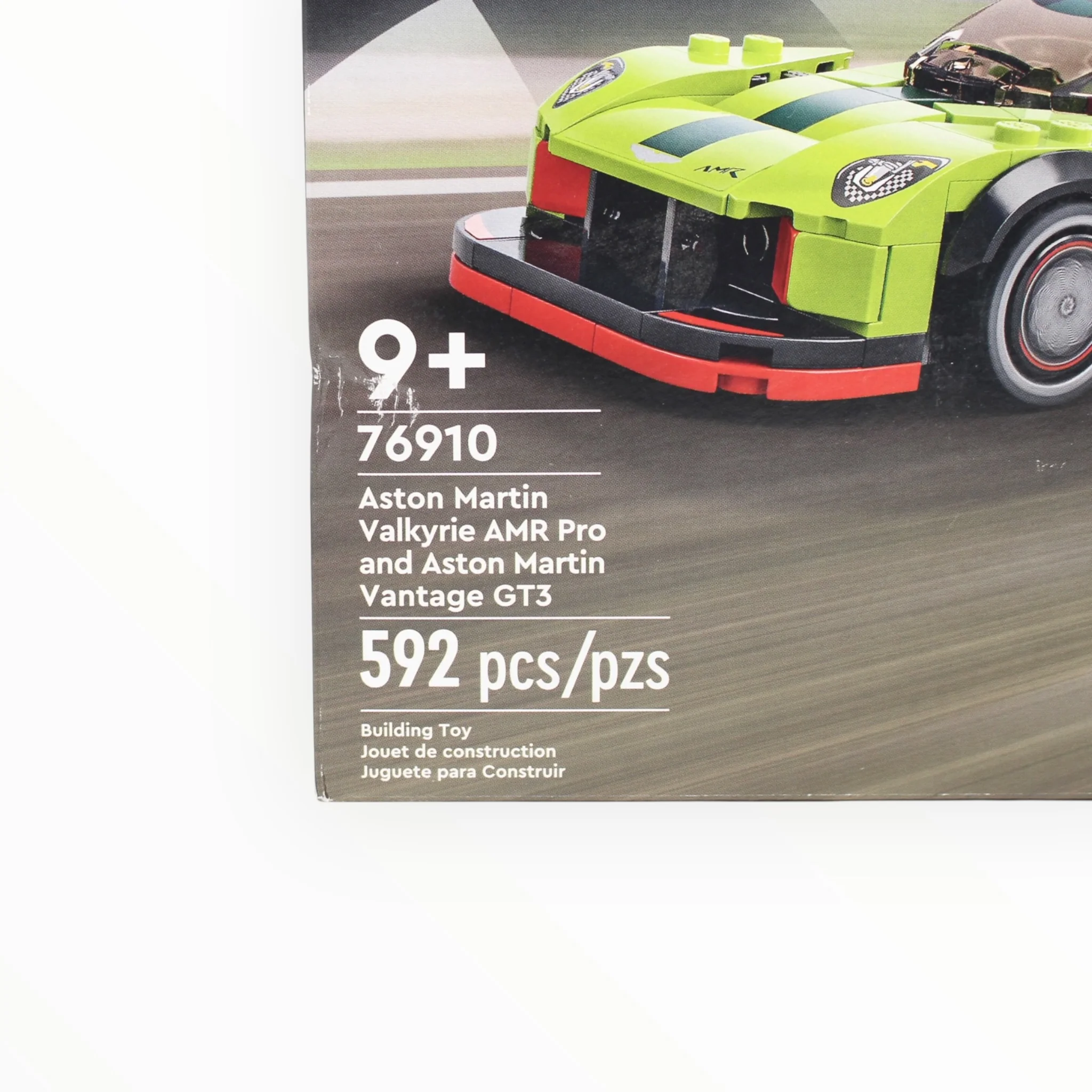 Retired Set 76910 Speed Champions Aston Martin Valkyrie AMR Pro and Aston Martin Vantage GT3 (slight box damage) - Image 3