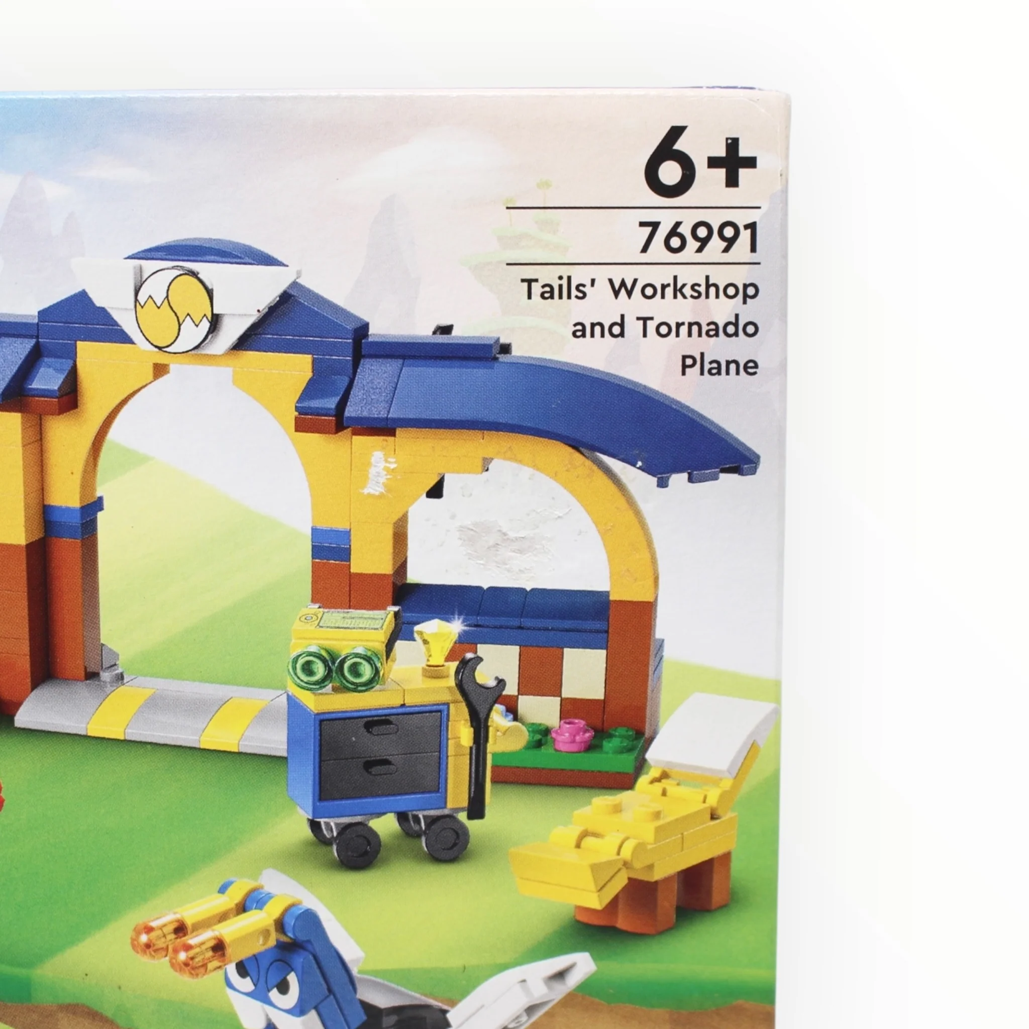 Retired Set 76991 Sonic the Hedgehog Tails’ Workshop and Tornado Plane (slight box damage) - Image 3