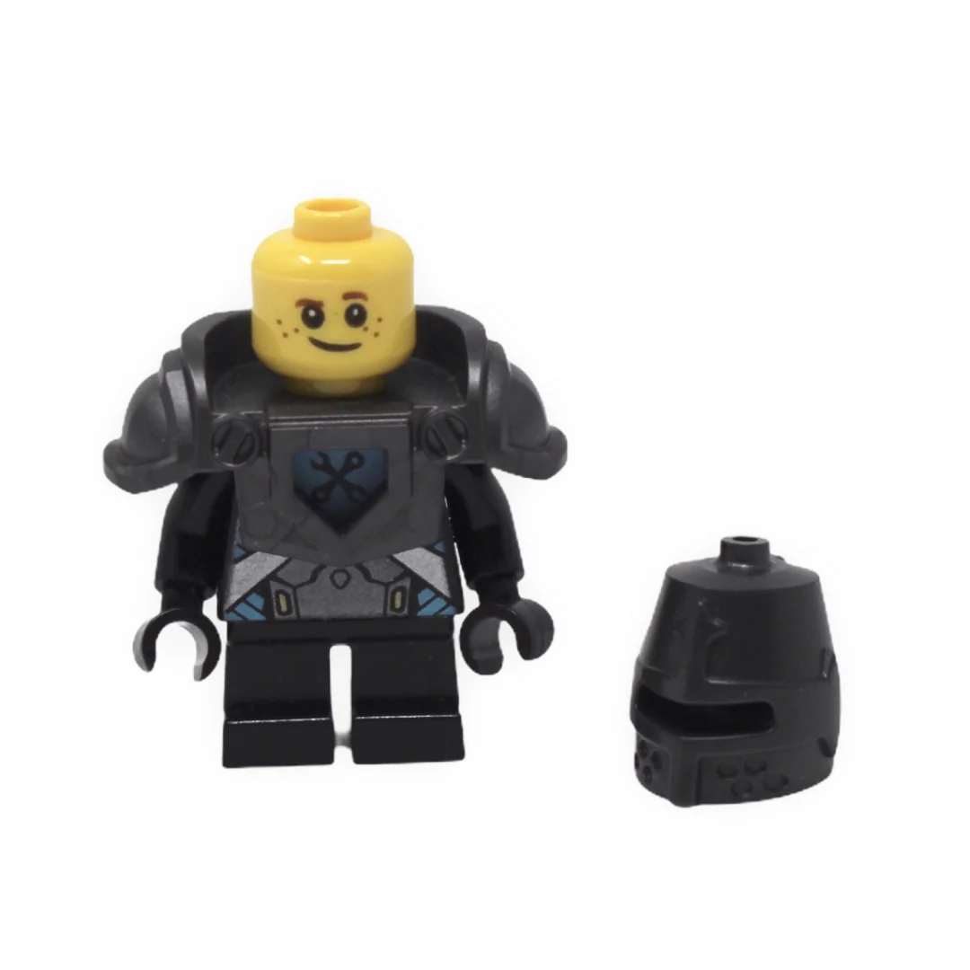 Robin Underwood - The Black Knight (helmet, armor) - Image 2