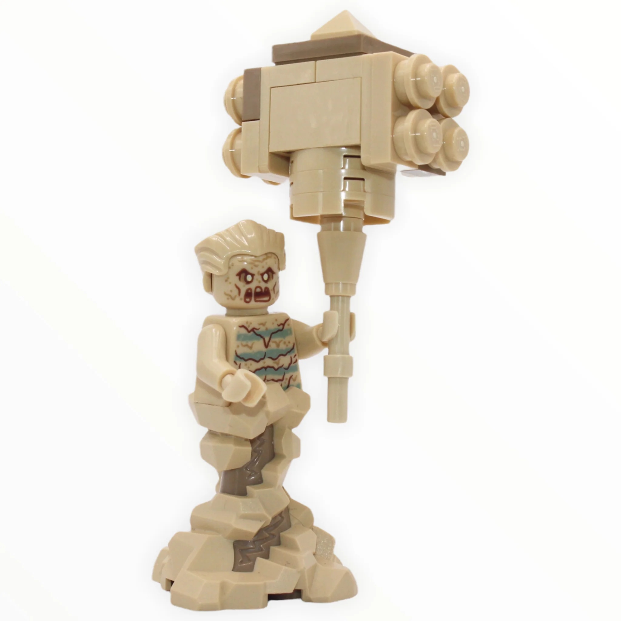 Sandman (sand form with sand hammer)