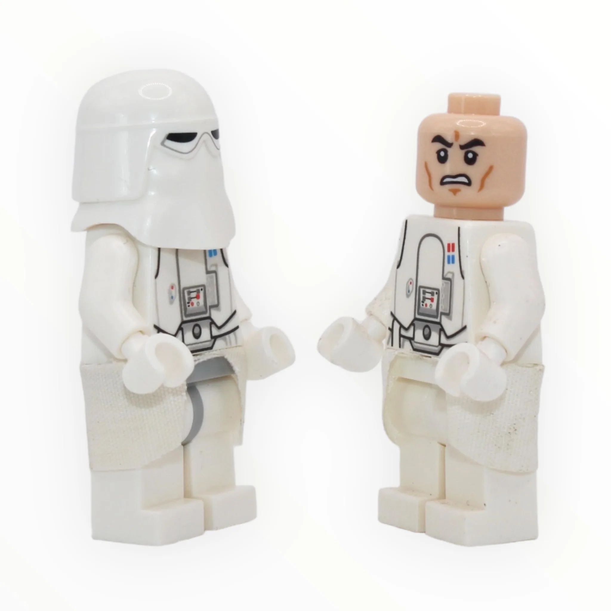 Snowtrooper Commander (kama, red and blue dot pattern, 2014)