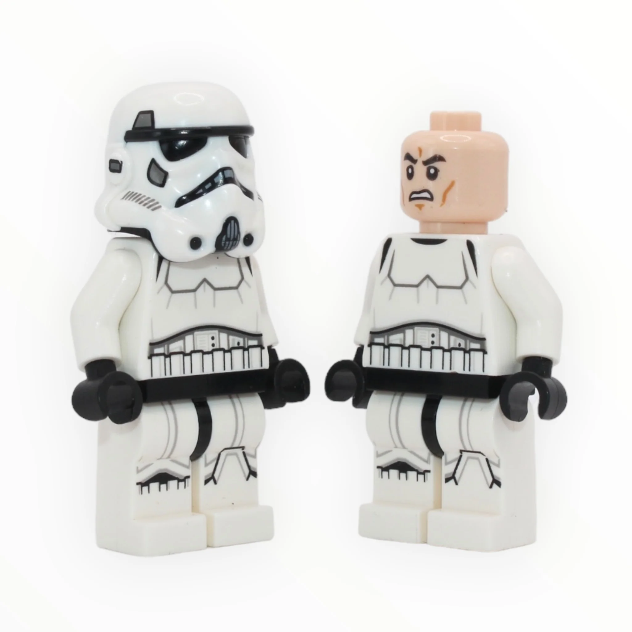 Stormtrooper (dual-molded helmet, simple torso, grimacing head, 2019)