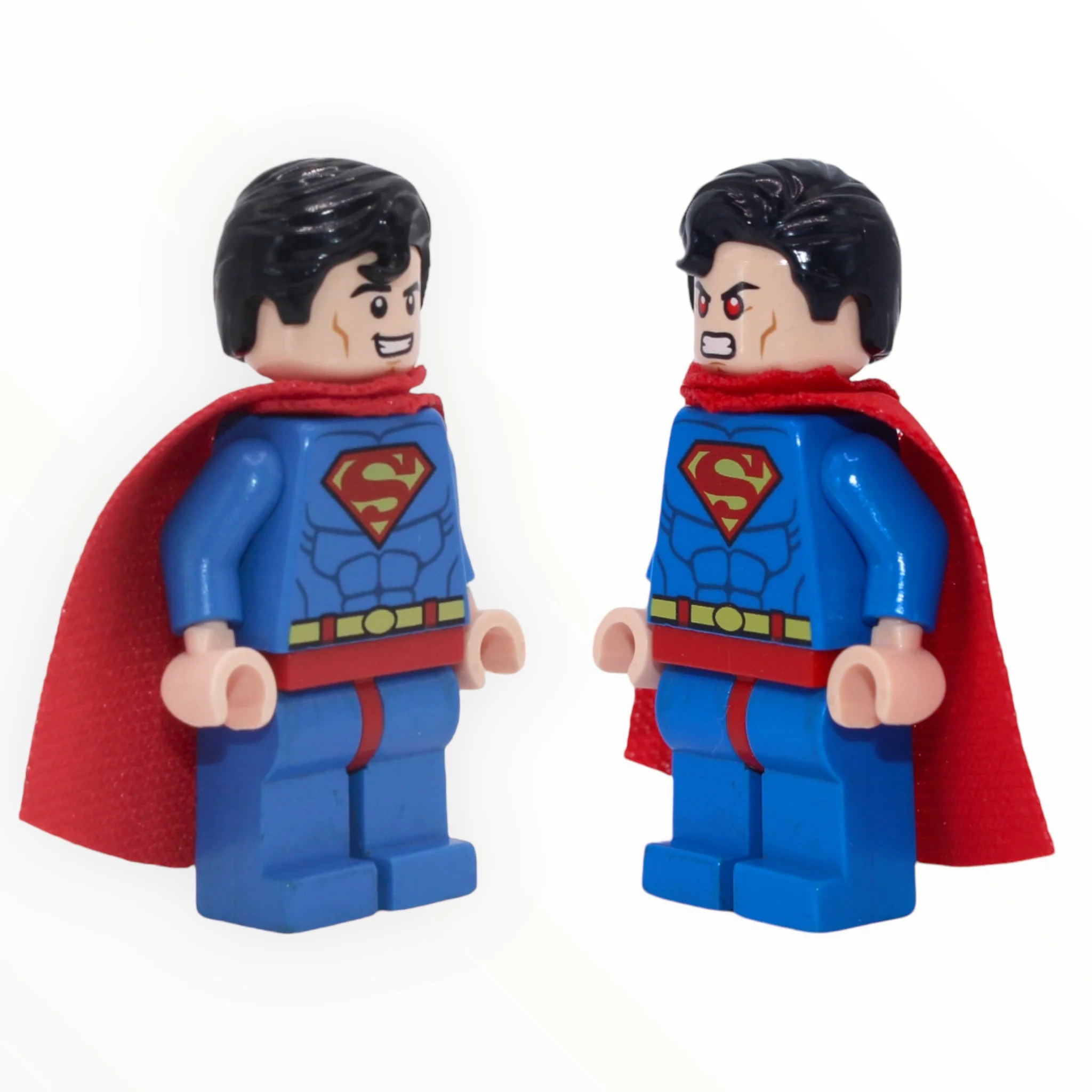 Superman (spongy cape, smile / red eyes)