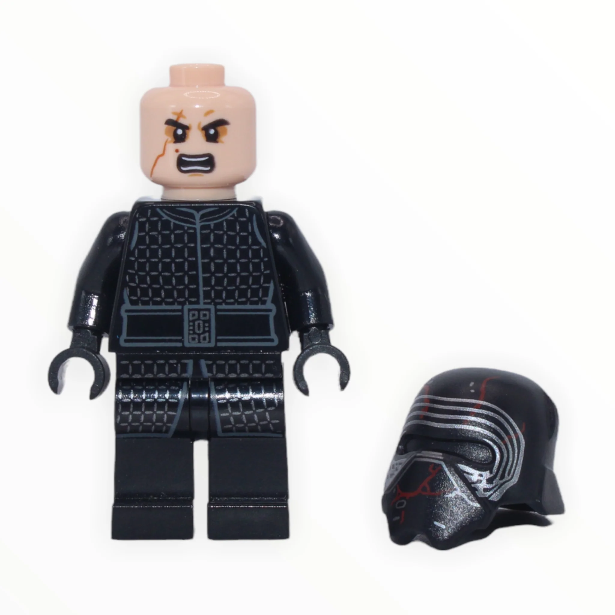 Supreme Leader Kylo Ren (The Rise of Skywalker, no cape, cracked helmet) - Image 2