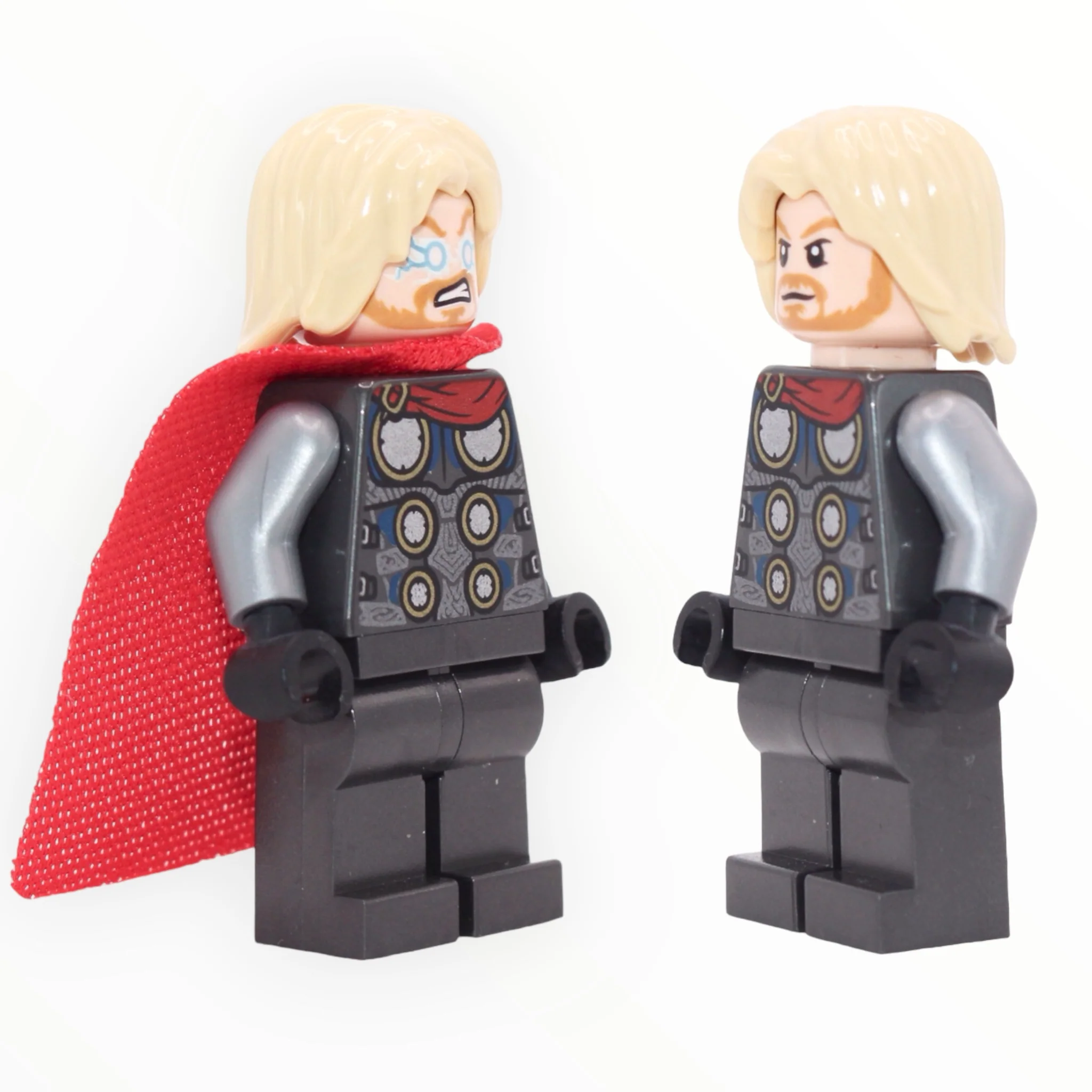 Thor (single hole cape, pearl dark gray legs, 2020)