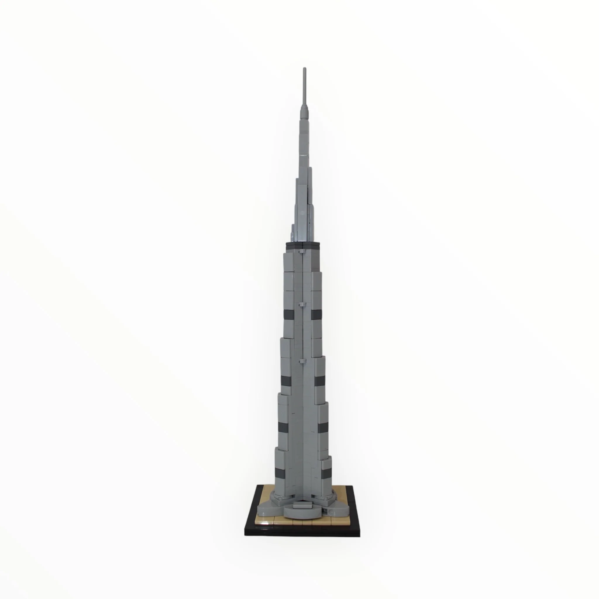 Used Set 21031 Architecture Burj Khalifa - Image 3