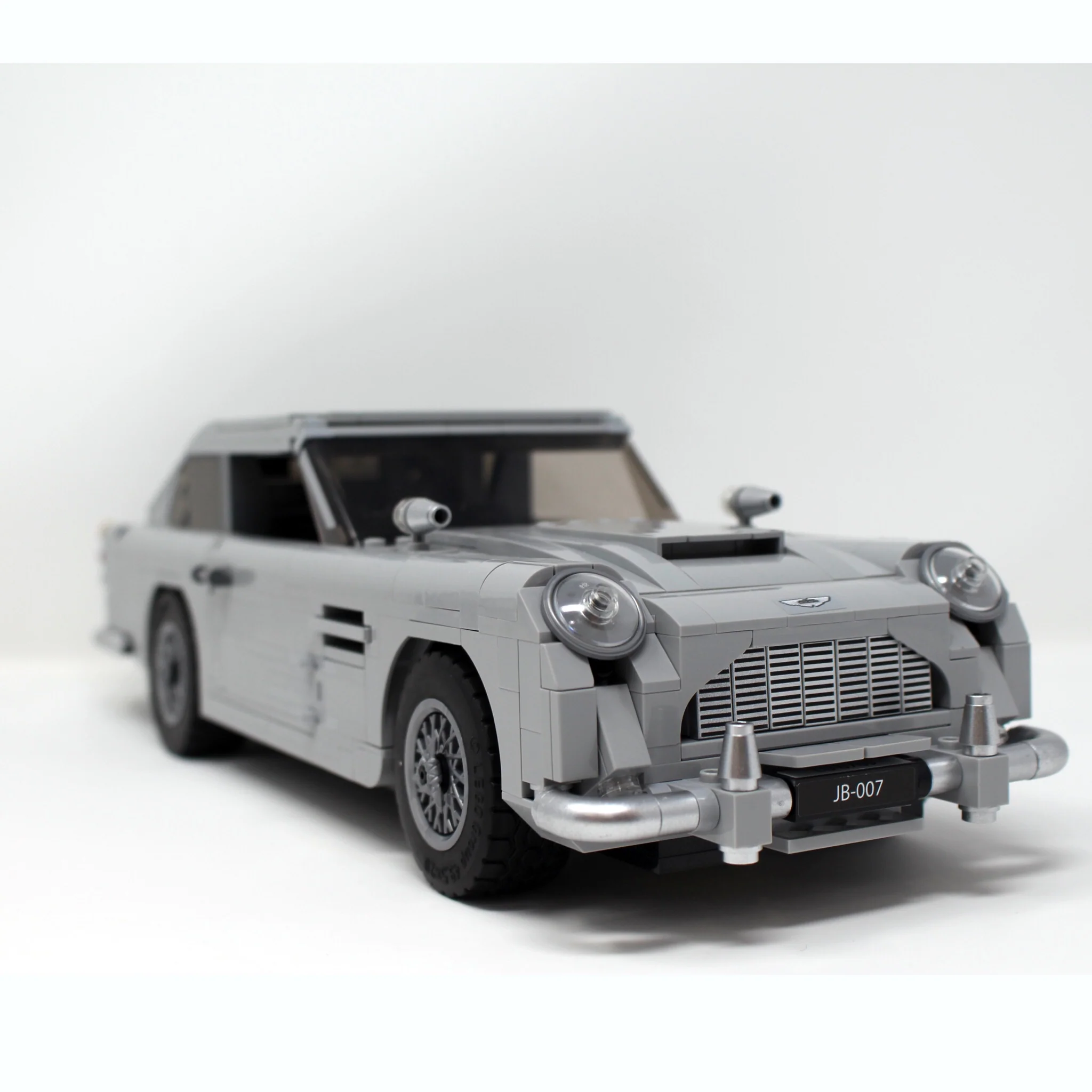 Used Set 10262 Creator James Bond Aston Martin DB5