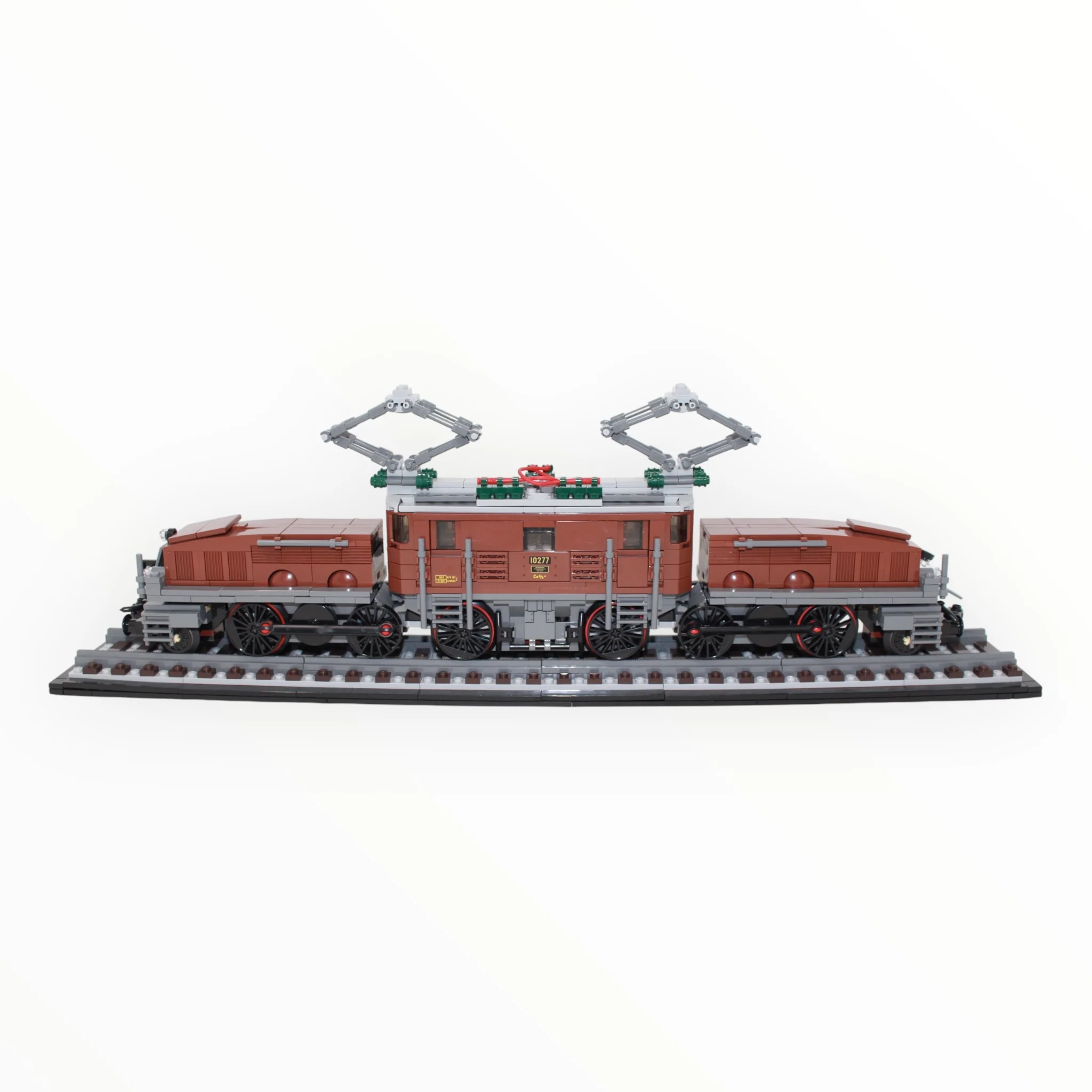 Used Set 10277 LEGO Crocodile Locomotive - Image 2