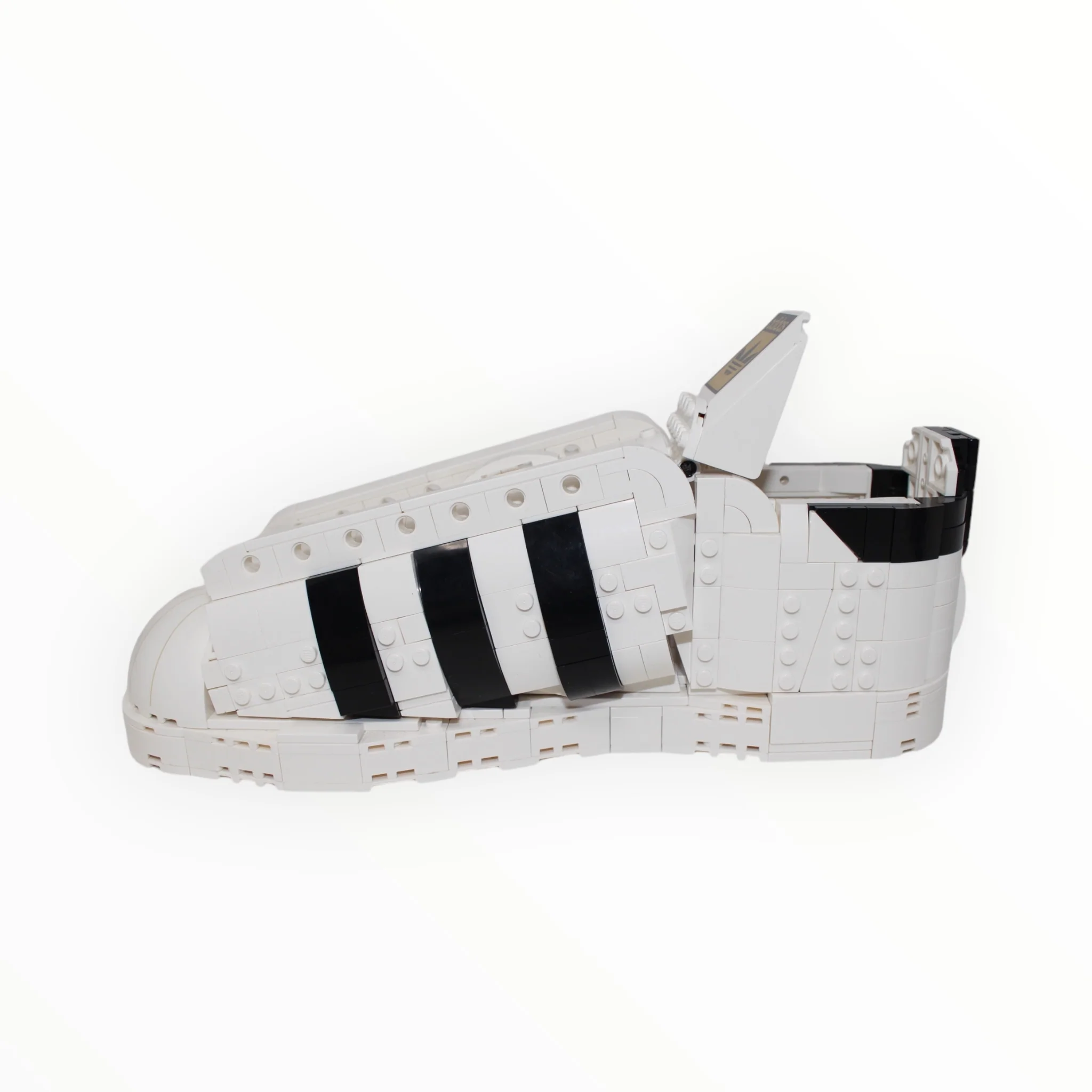 Used Set 10282 LEGO Adidas Originals Superstar - Image 3