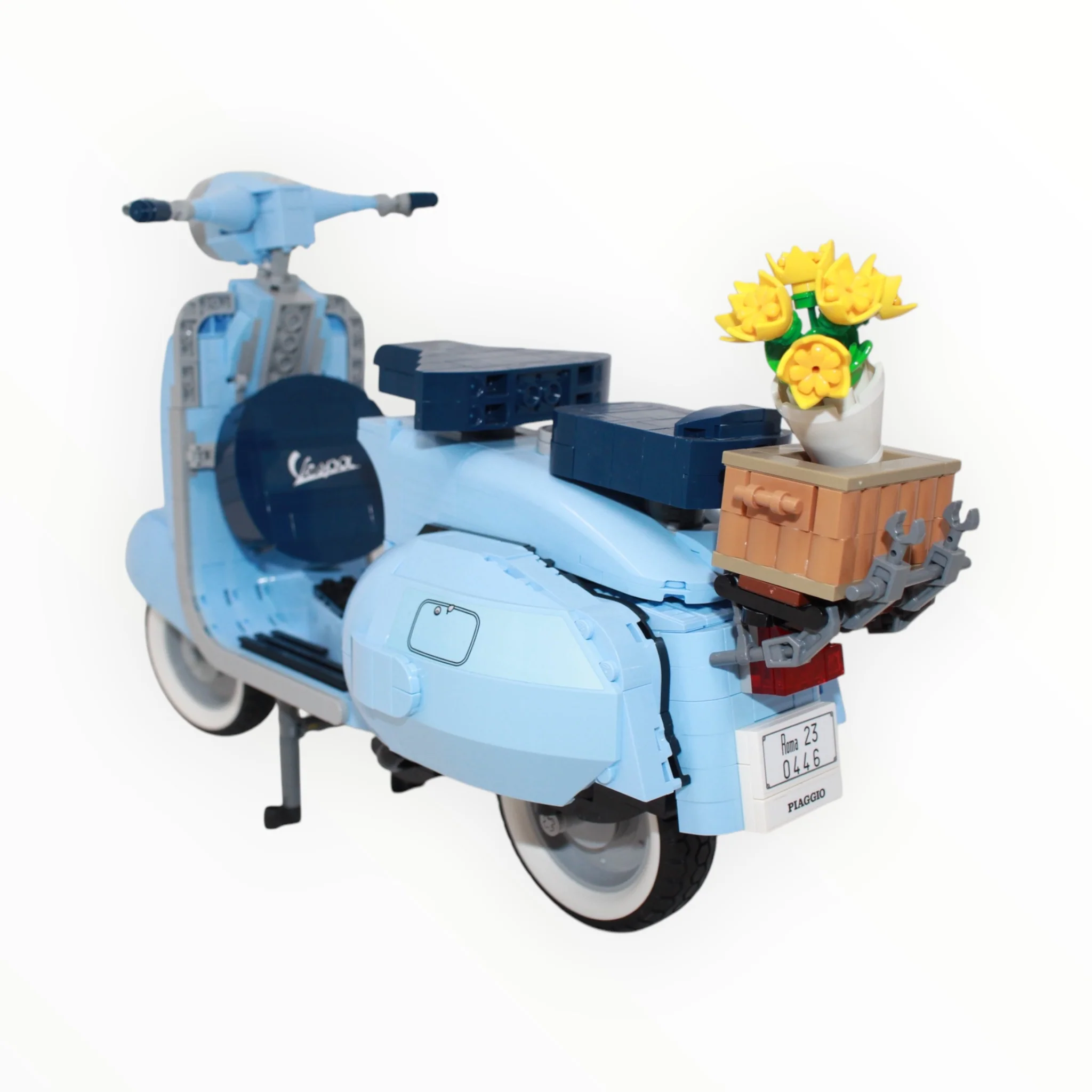 Used Set 10298 Icons Vespa 125 - Image 4