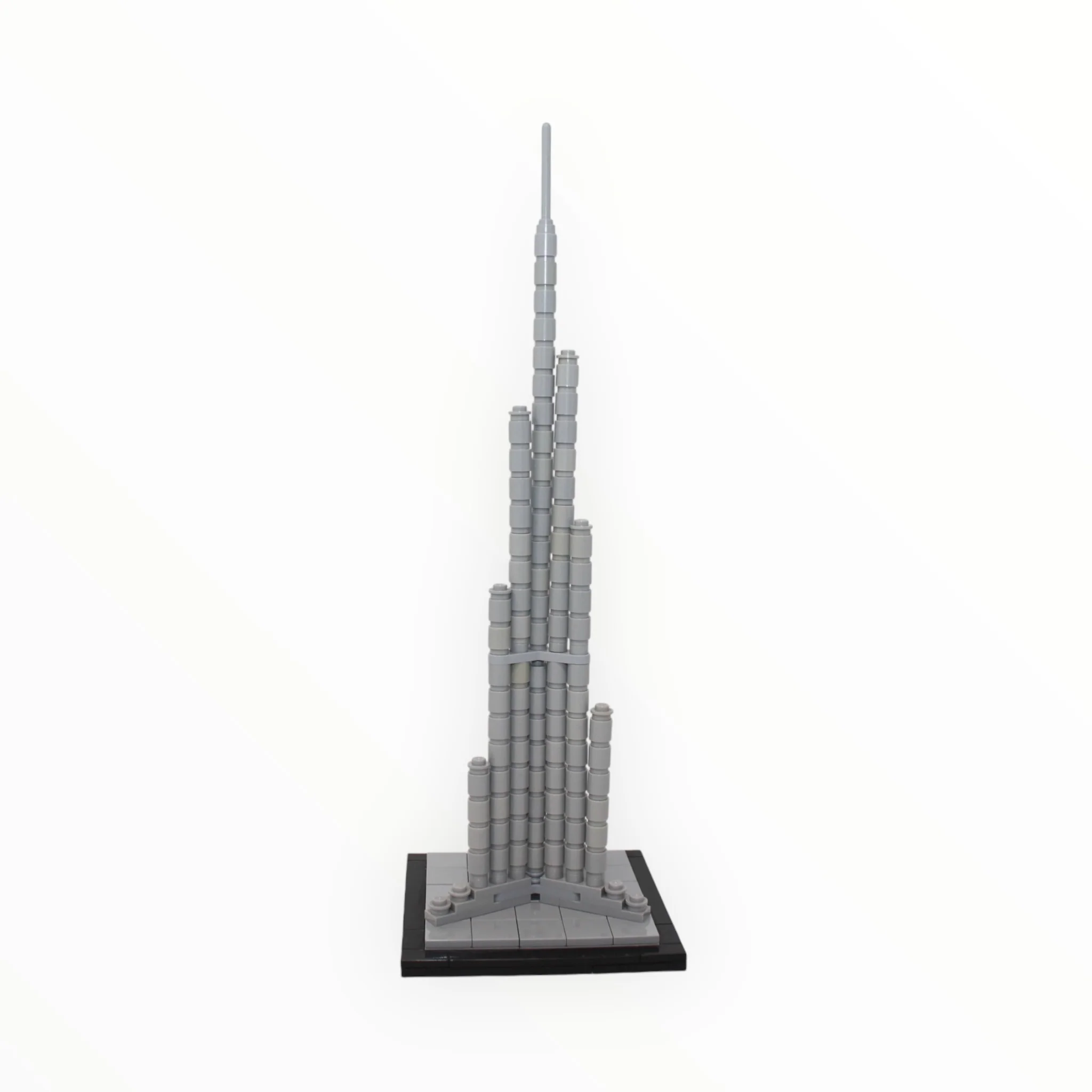Used Set 21008 Architecture Burj Khalifa - Image 2