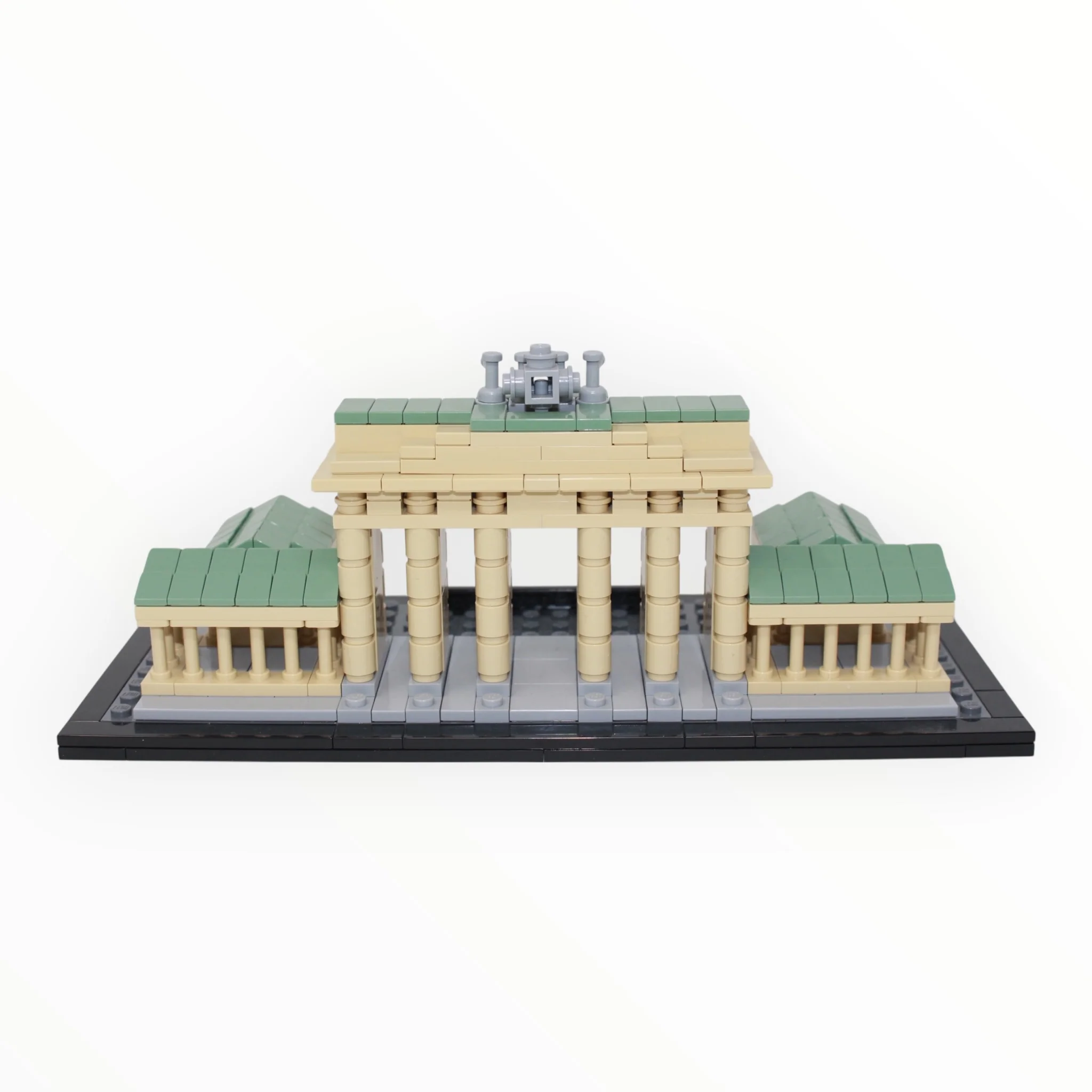 Used Set 21011 Architecture Brandenburg Gate - Image 3