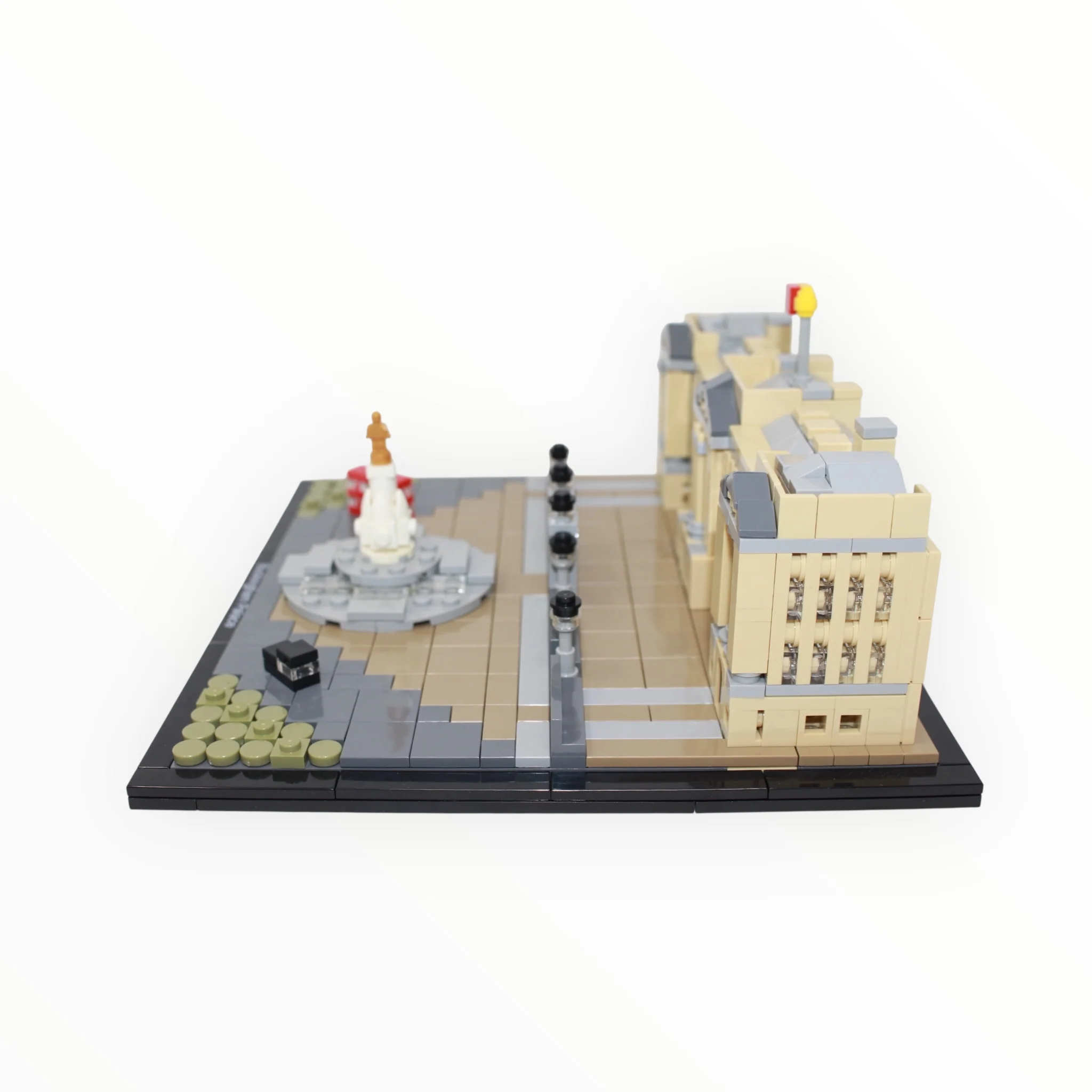 Used Set 21029 Architecture Buckingham Palace - Image 2