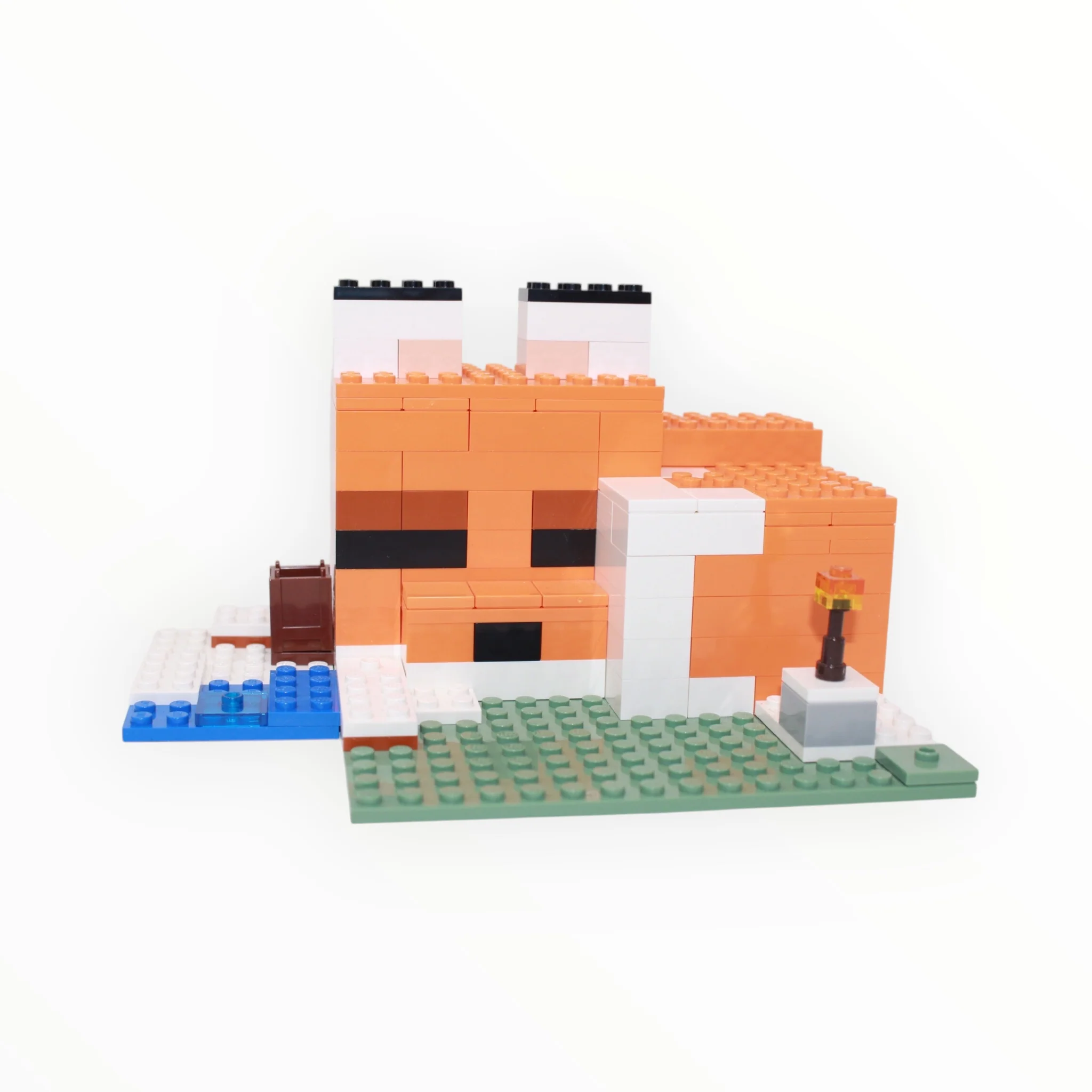 Used Set 21178 Minecraft The Fox Lodge - Image 2