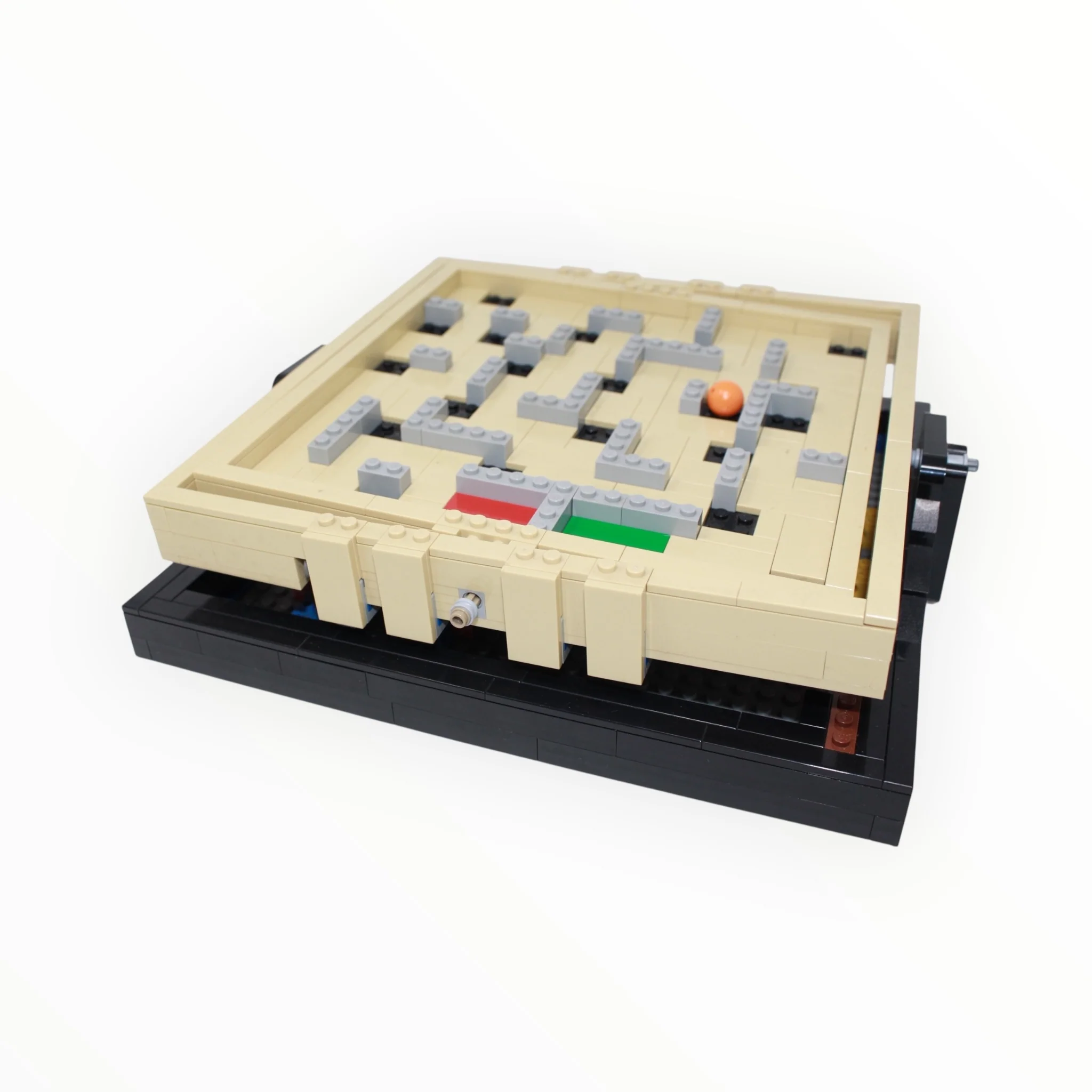 Used Set 21305 LEGO Ideas Maze