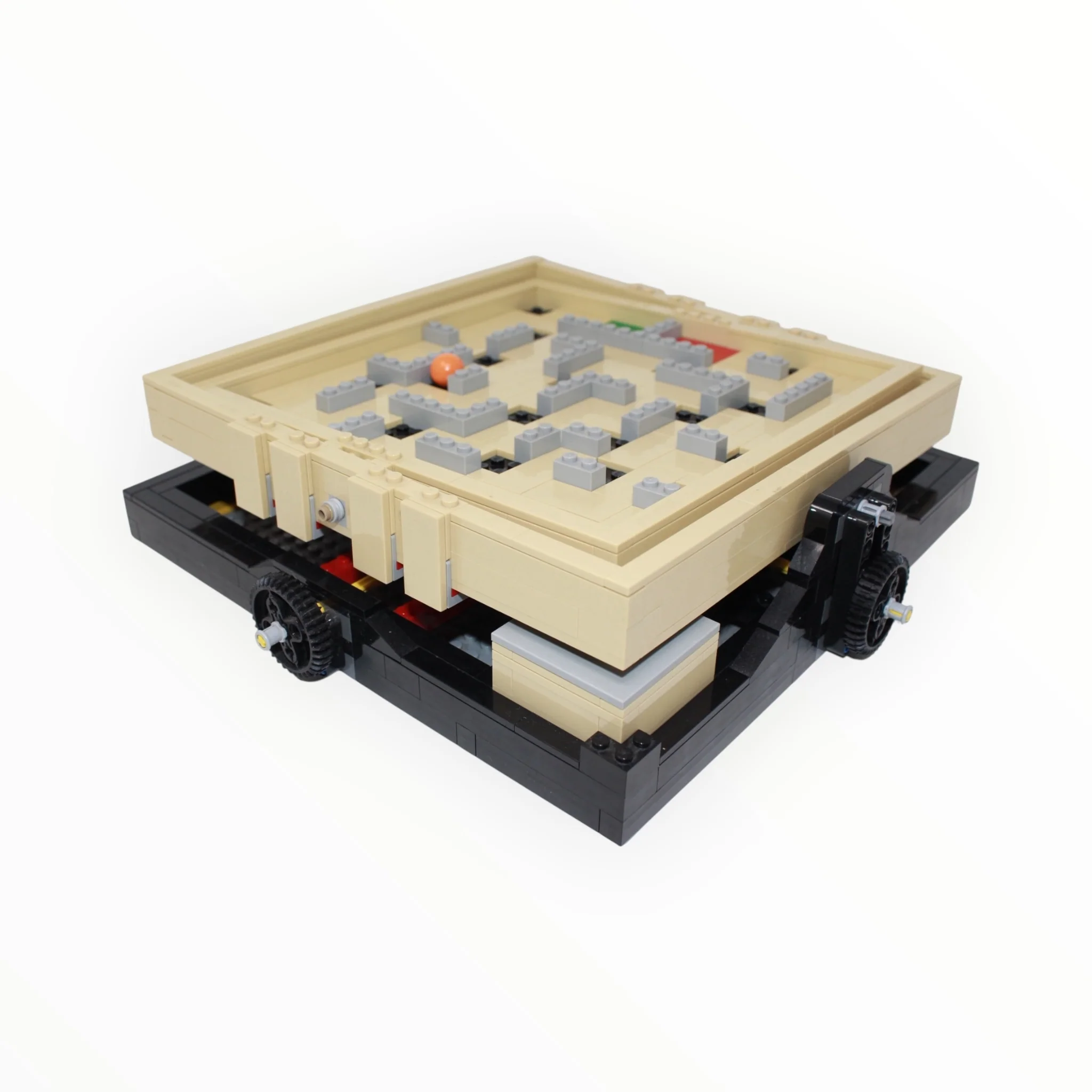 Used Set 21305 LEGO Ideas Maze - Image 2