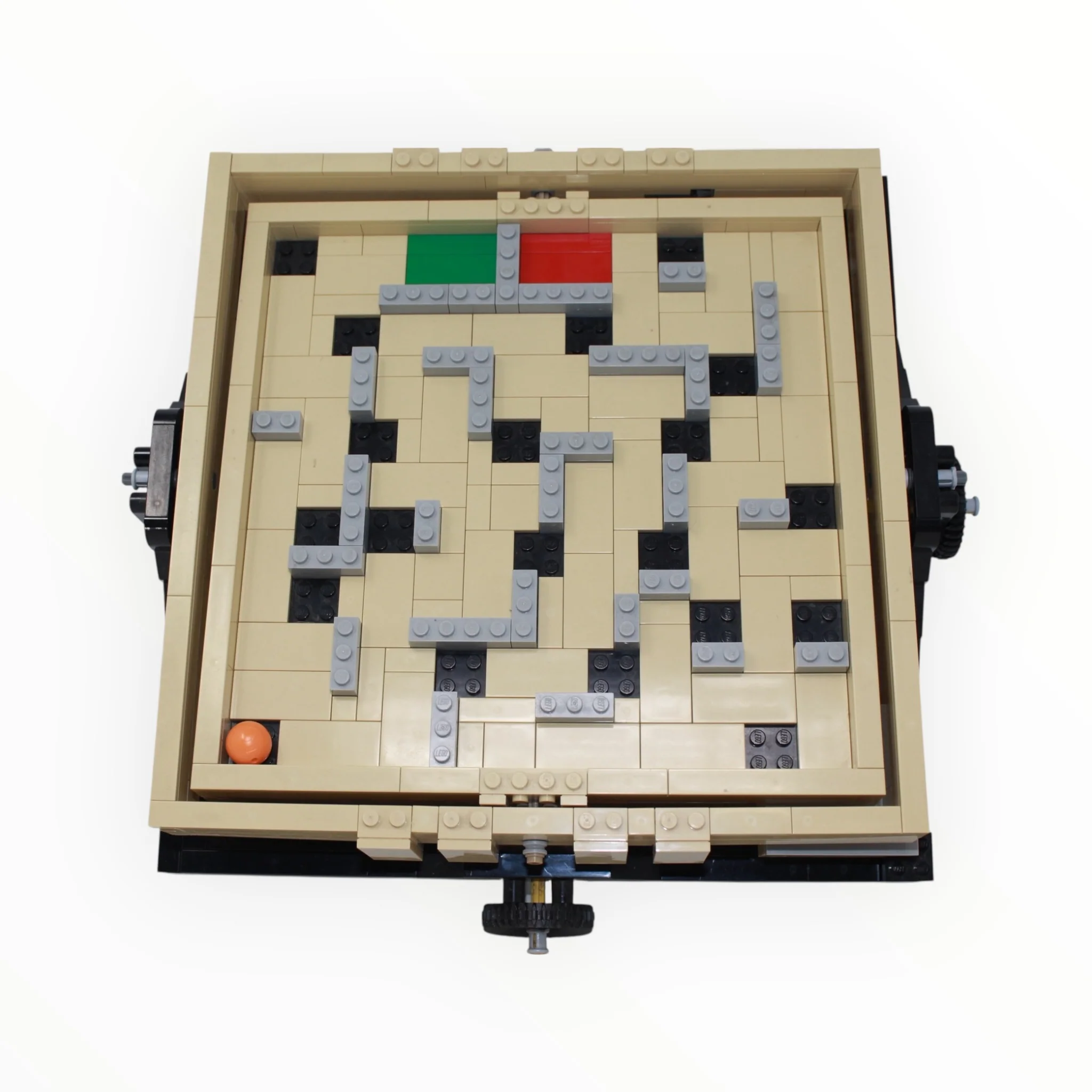 Used Set 21305 LEGO Ideas Maze - Image 3
