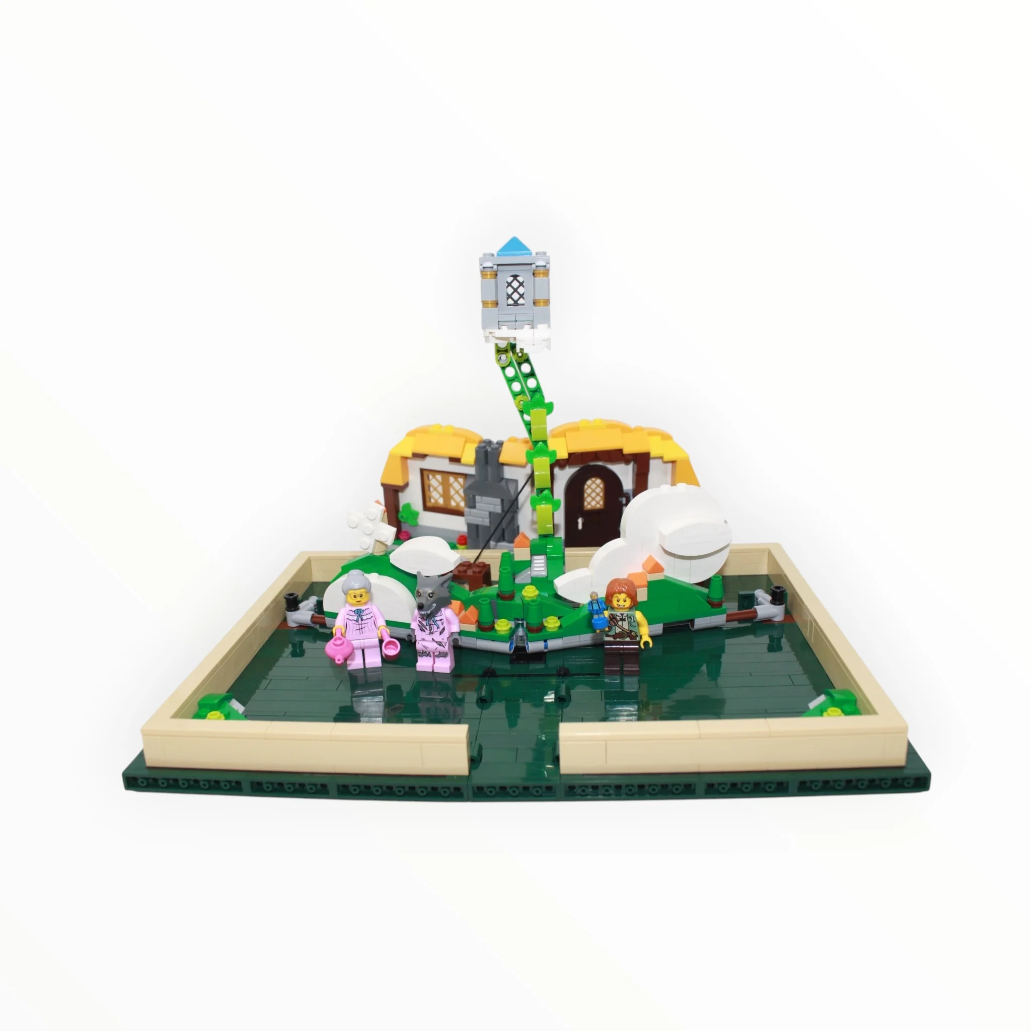 Used Set 21315 LEGO Ideas Brick Tales Pop-Up Book - Image 3