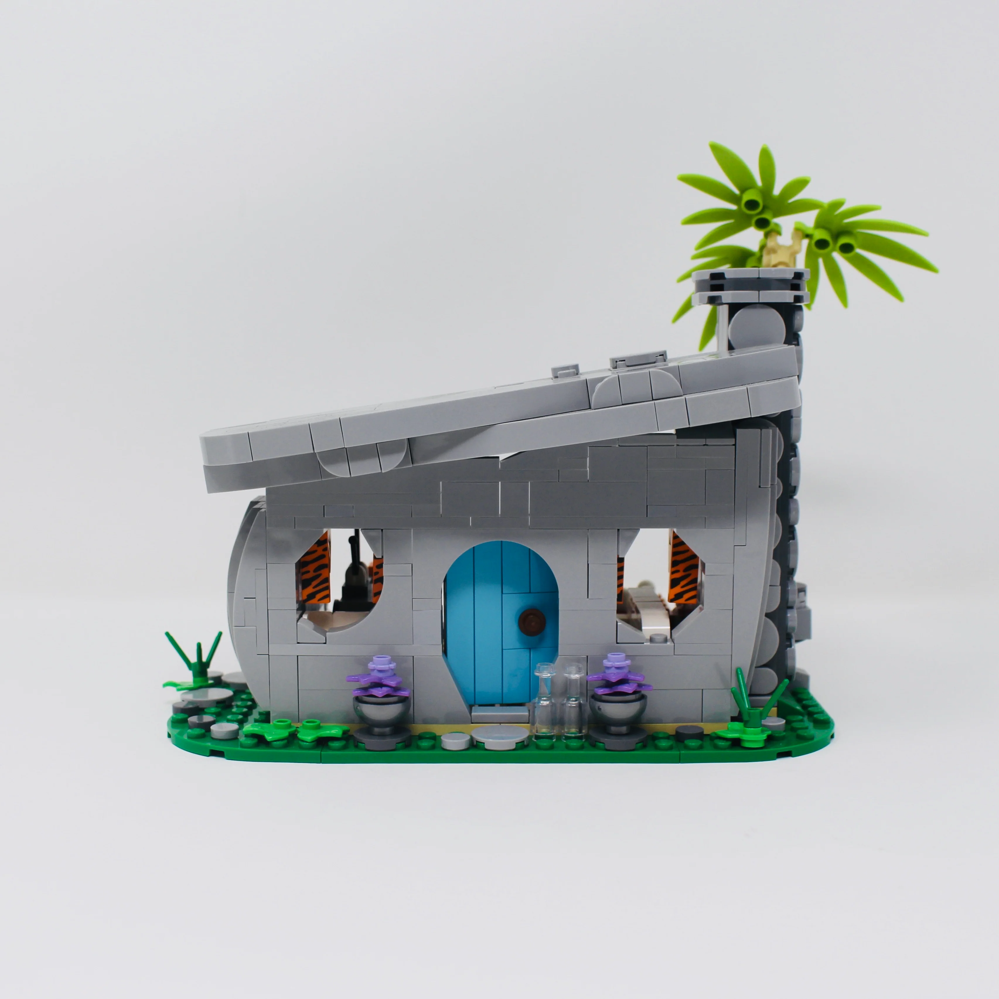 Used Set 21316 LEGO Ideas The Flintstones - Image 2
