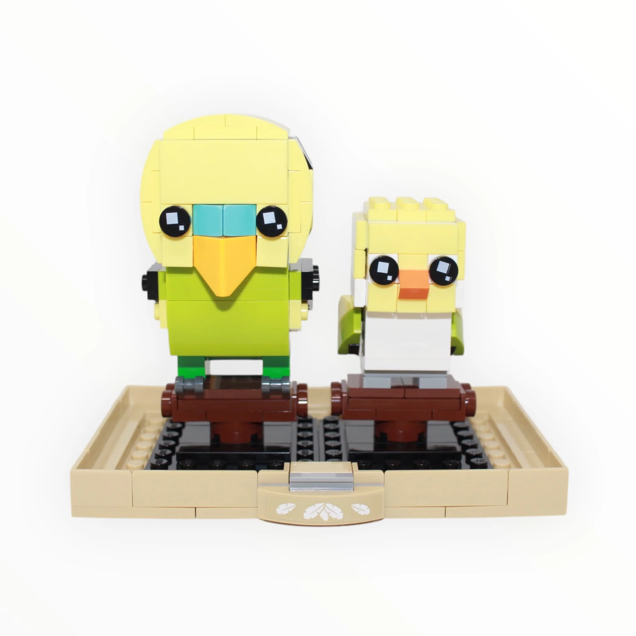 Used Set 40443 BrickHeadz Budgie & Chick - Image 2