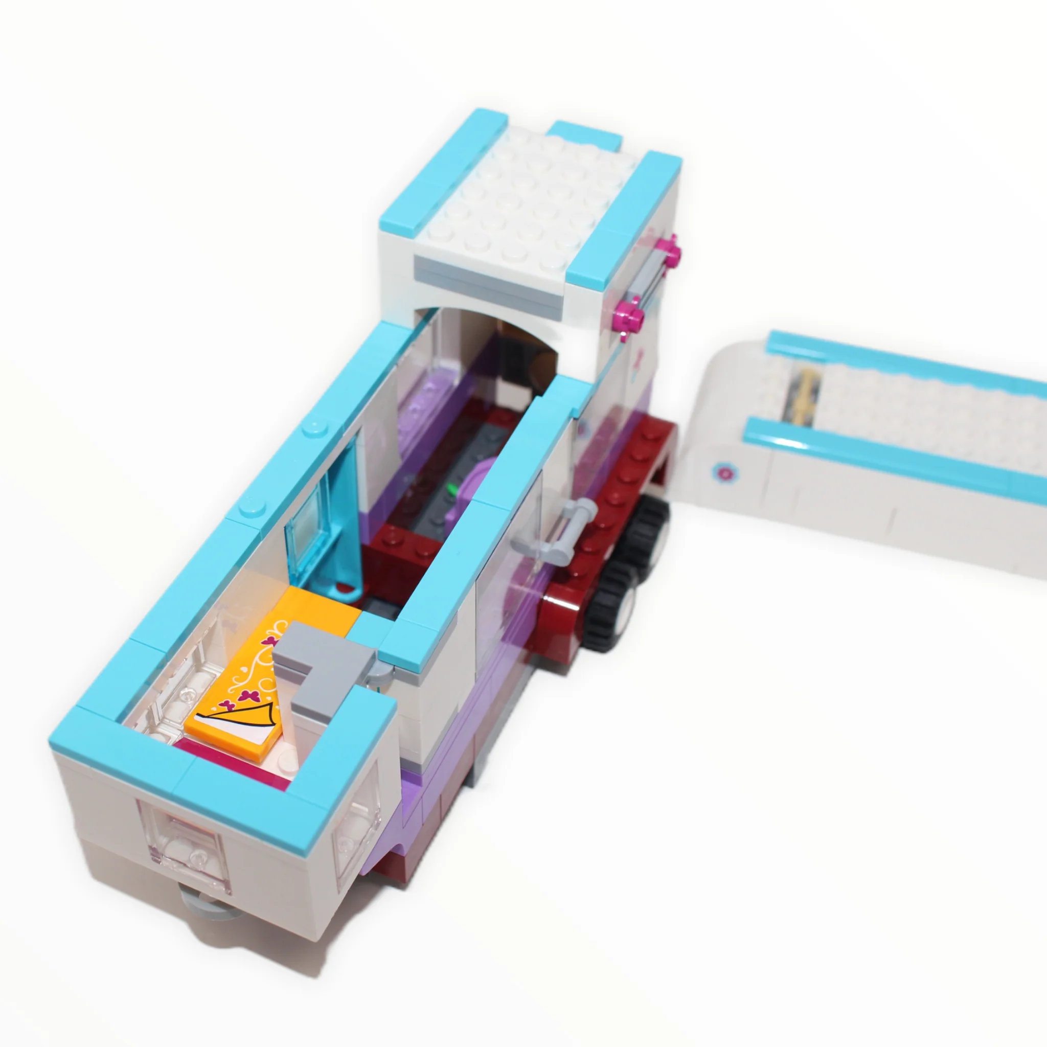 Used Set 41125 Friends Horse Vet Trailer - Image 4