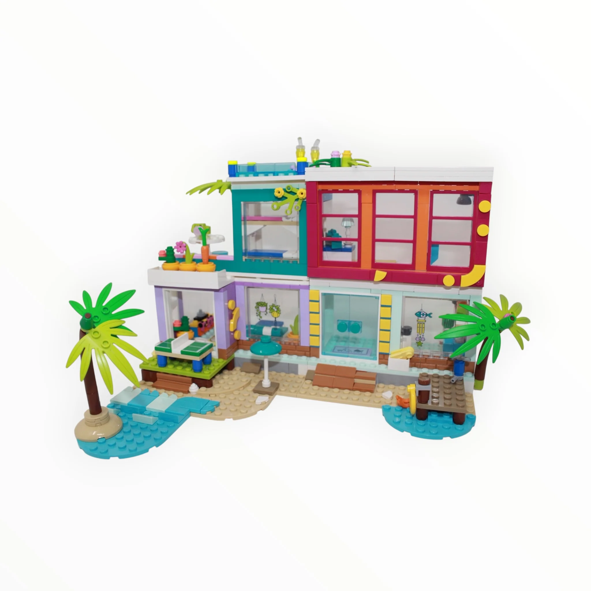 Used Set 41709 Friends Vacation Beach House - Image 2