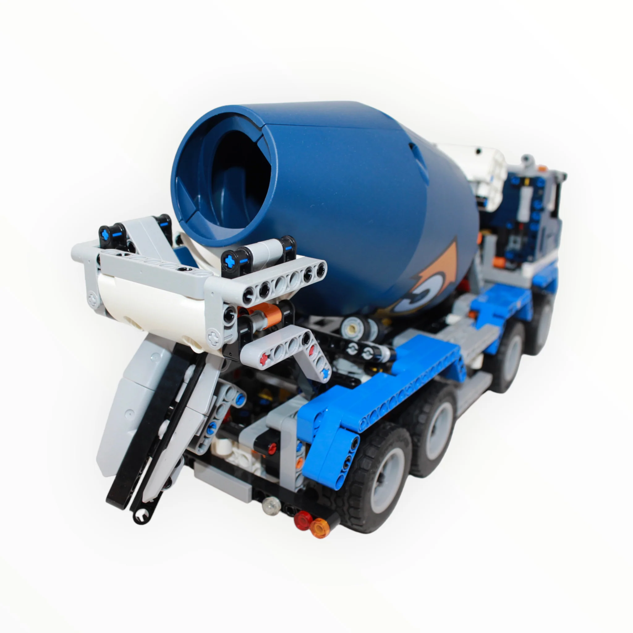 Used Set 42112 Technic Concrete Mixer Truck - Image 4